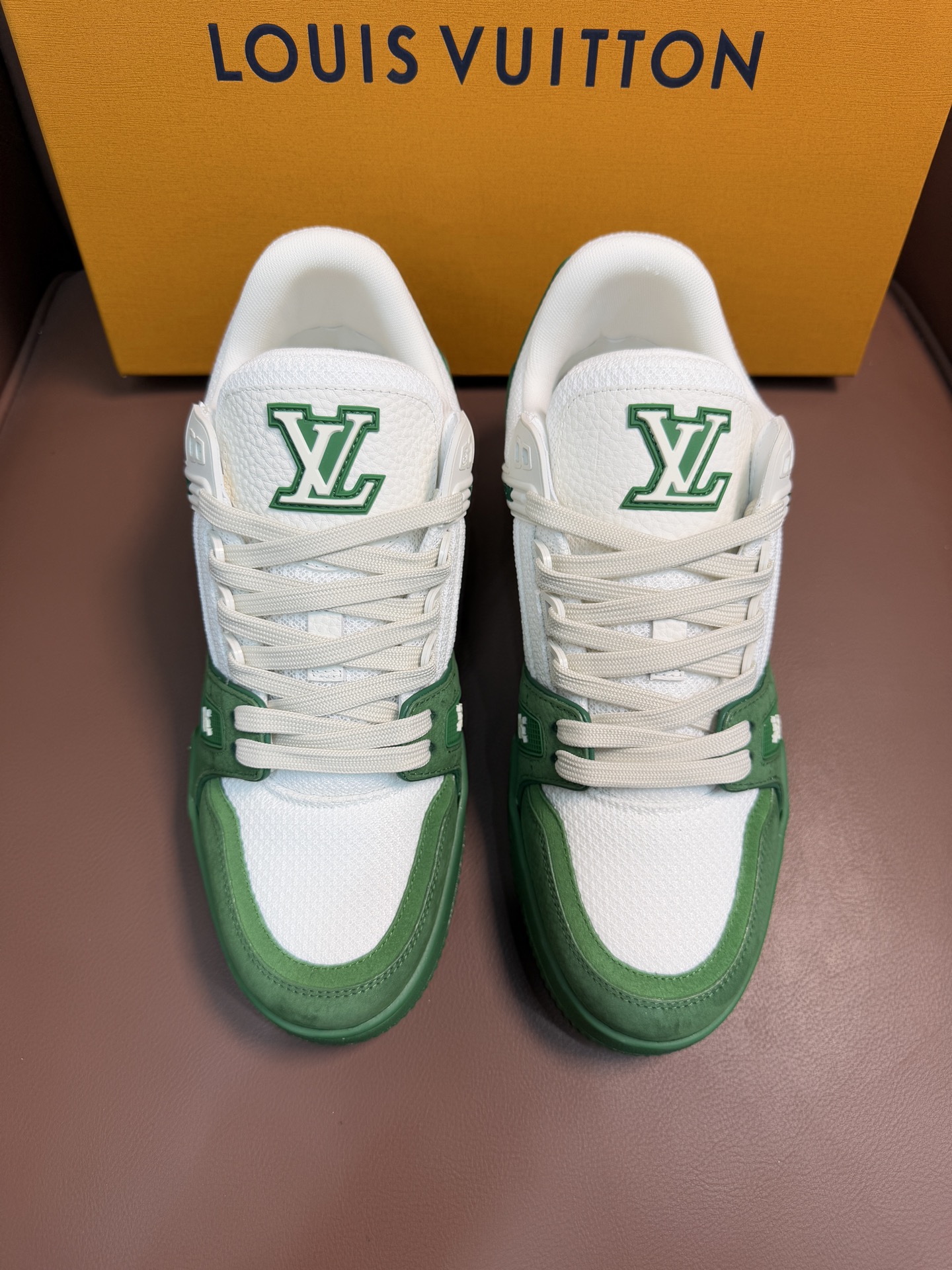 LV 01279