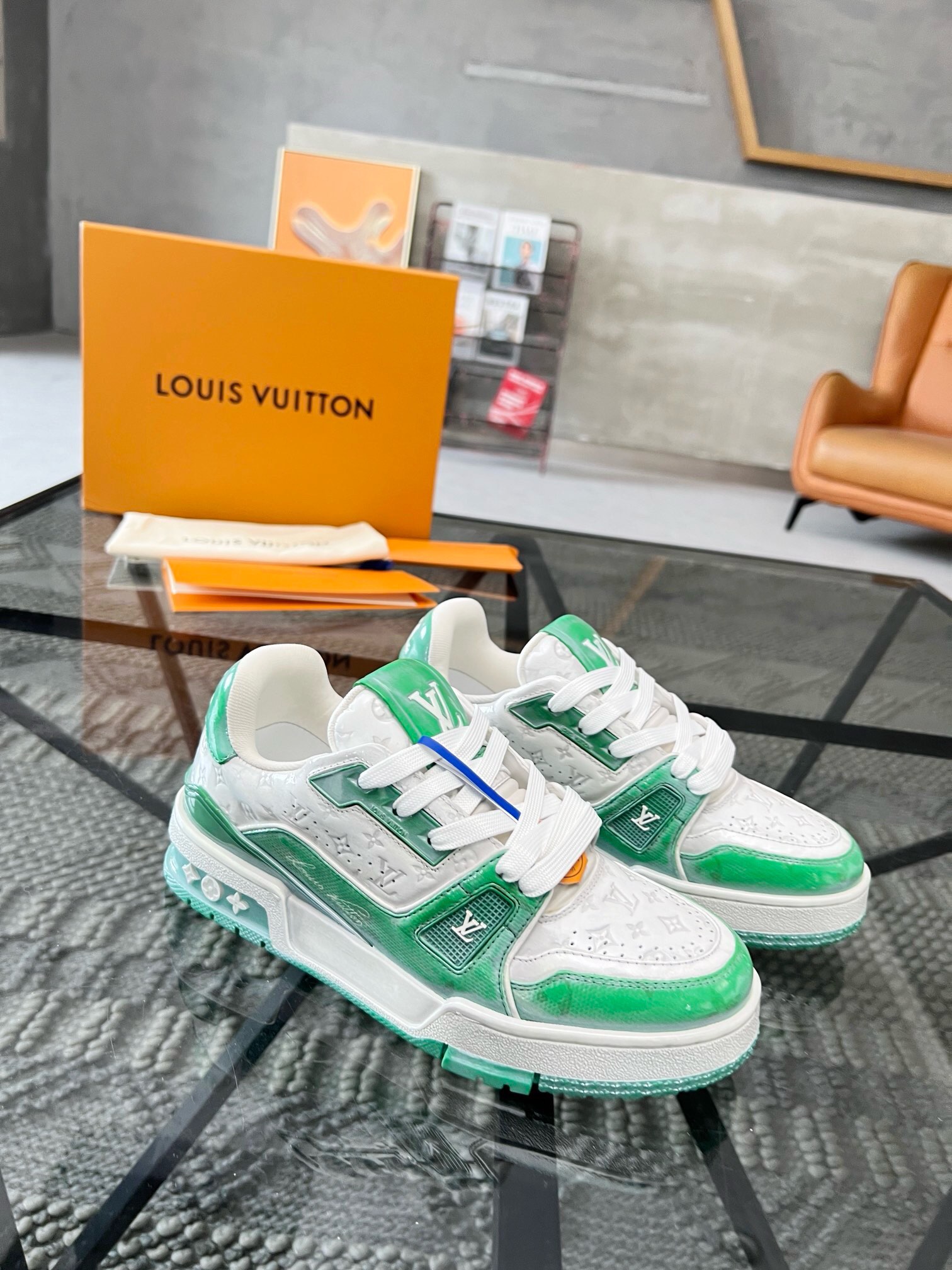 LV 01279