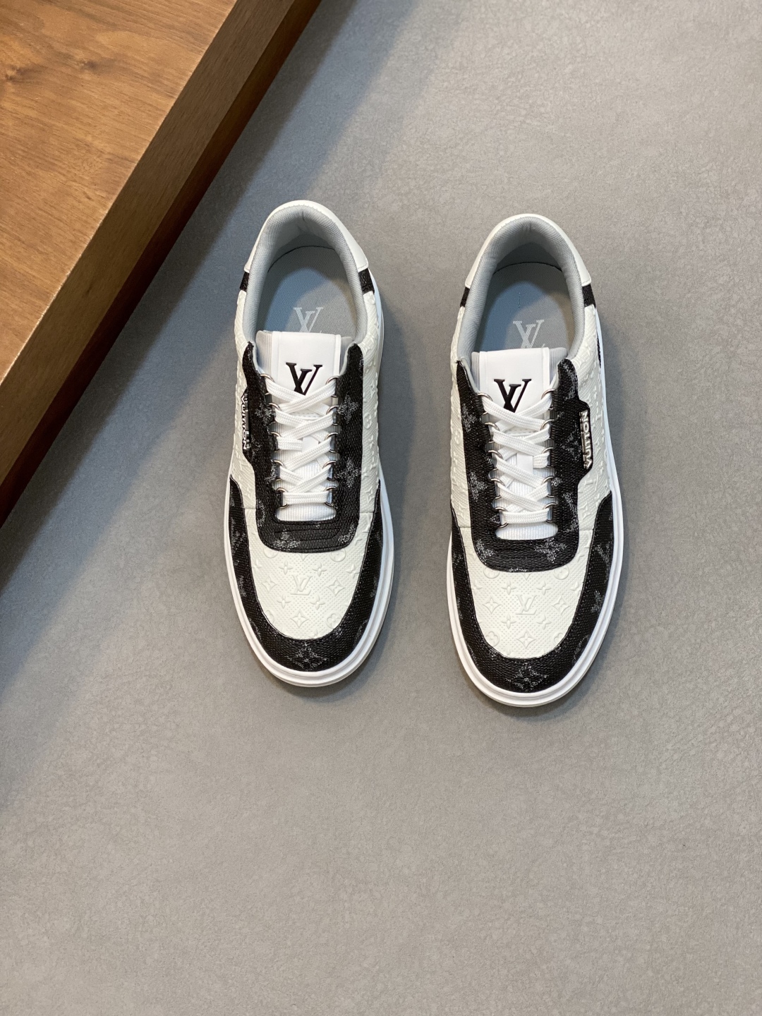 LV 01359