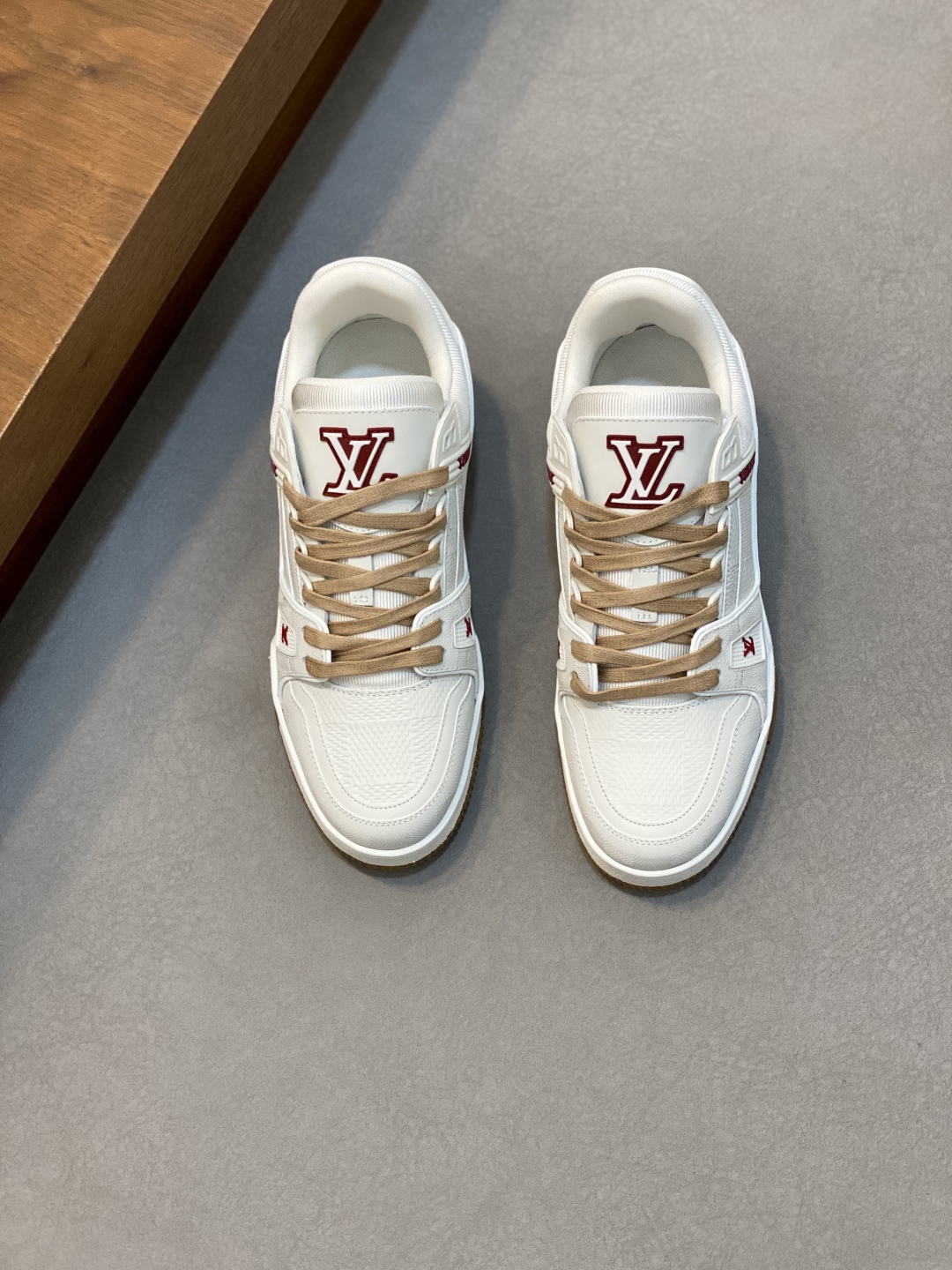 LV 01379