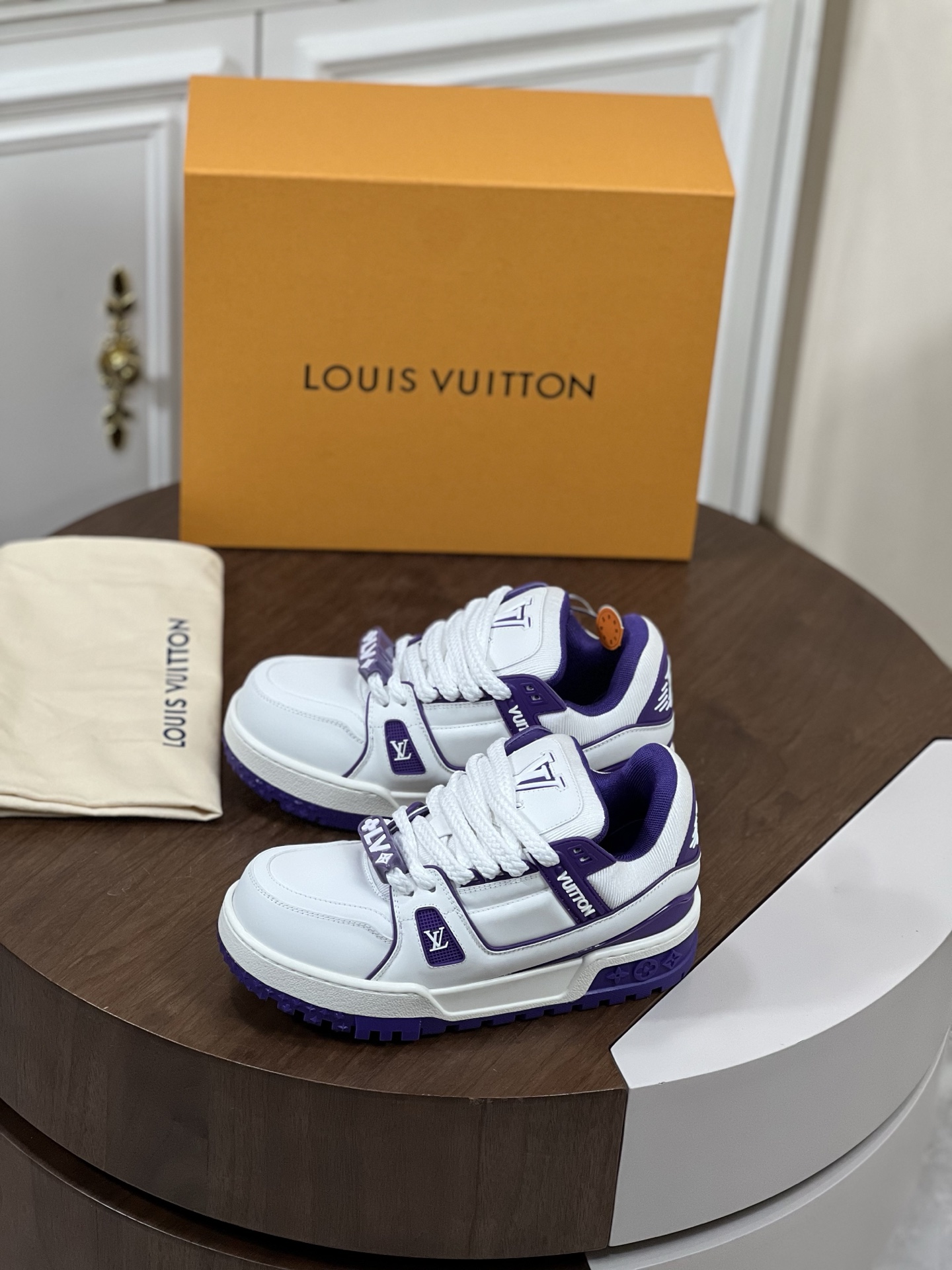 LV 01379