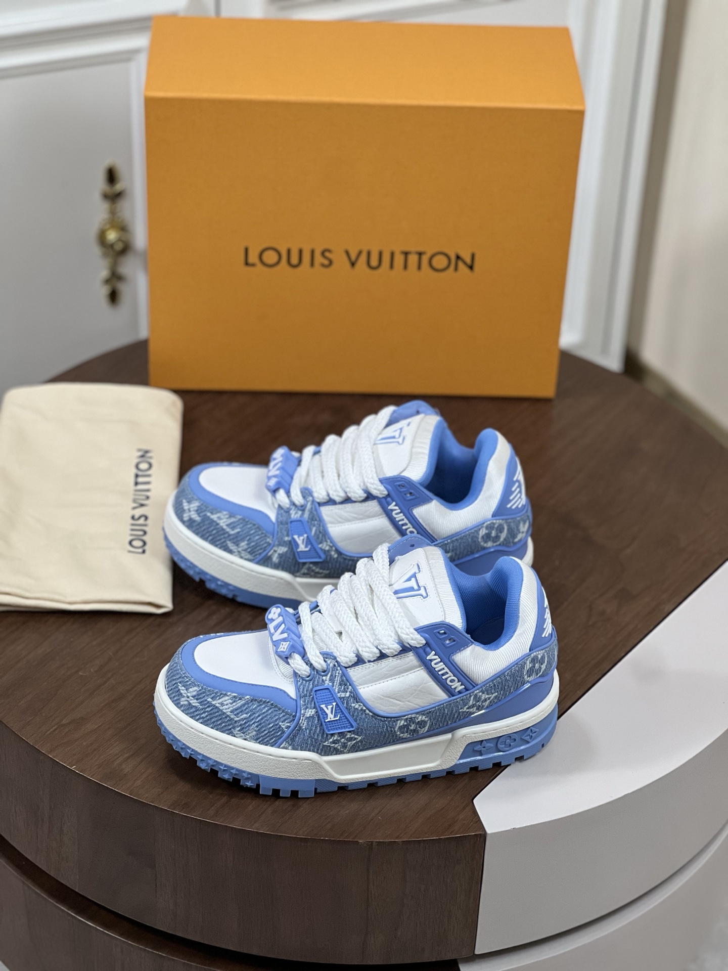 LV 01429