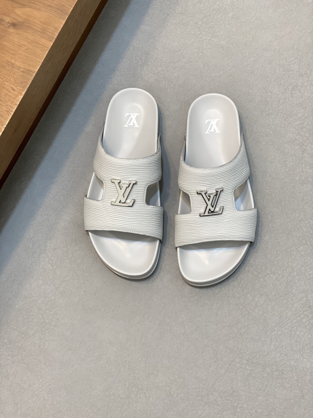 LV 01436