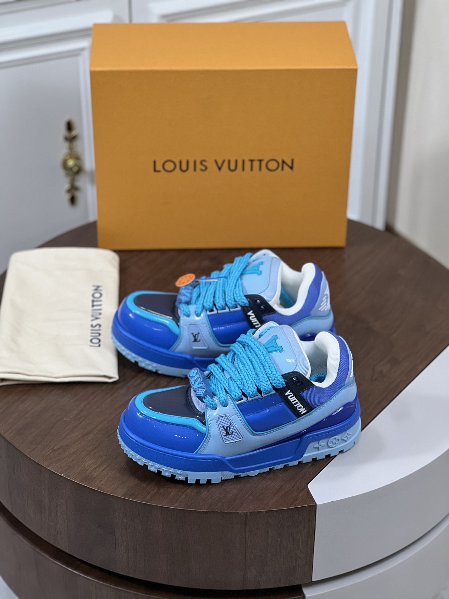 LV 01449