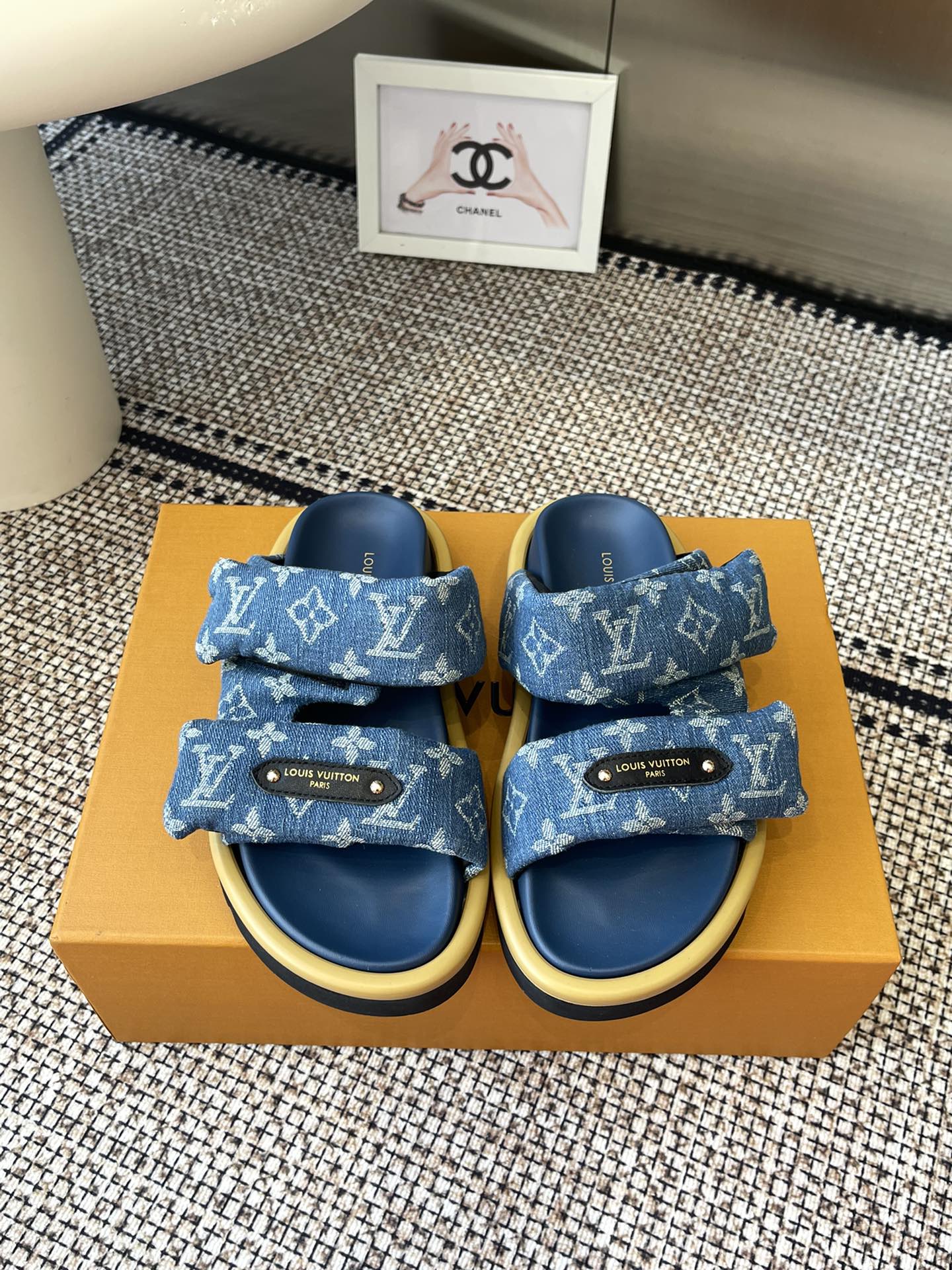 LV 01449