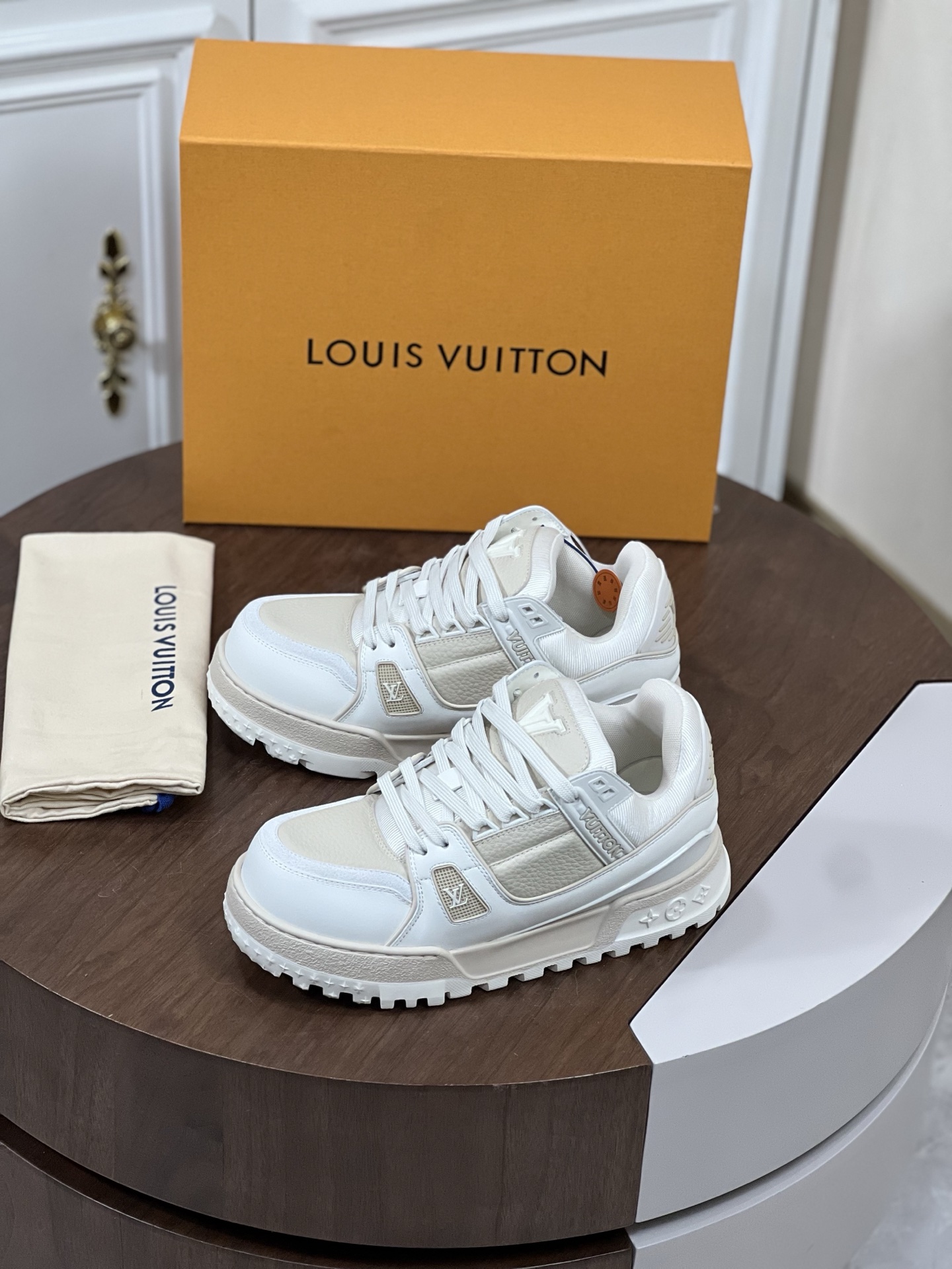 LV 01489