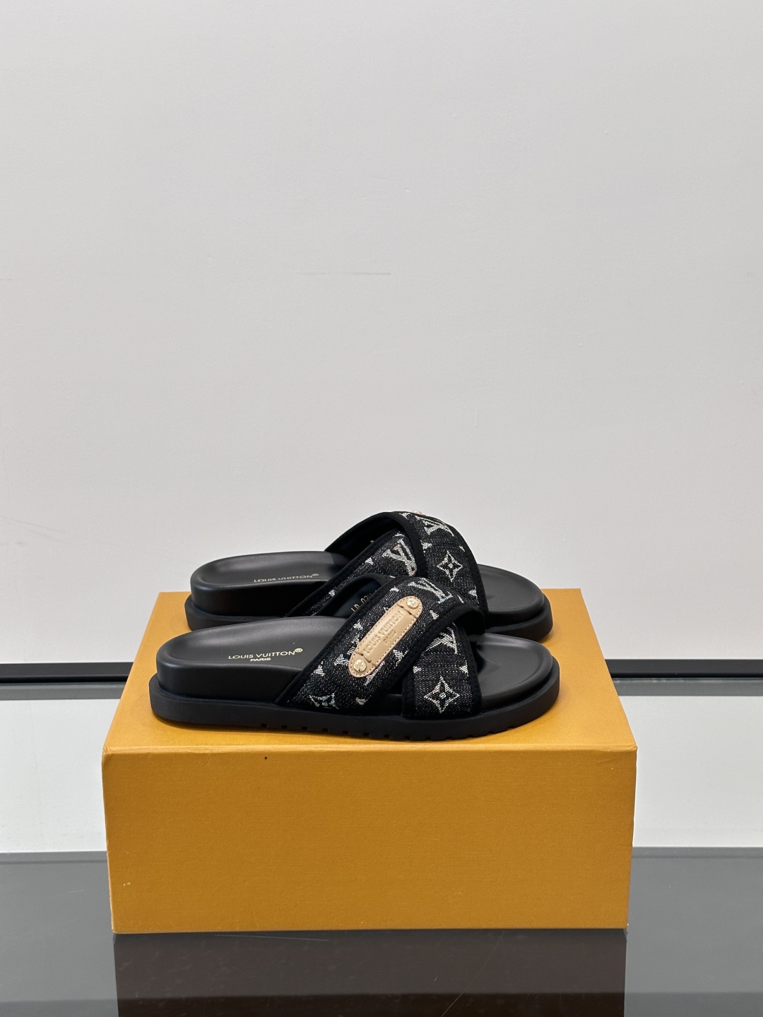 LV  01609