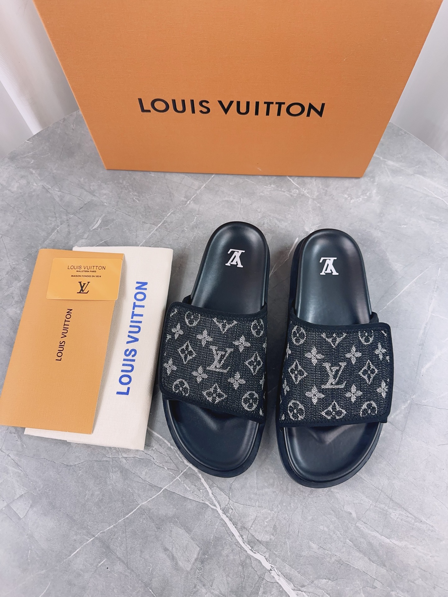 LV 01629