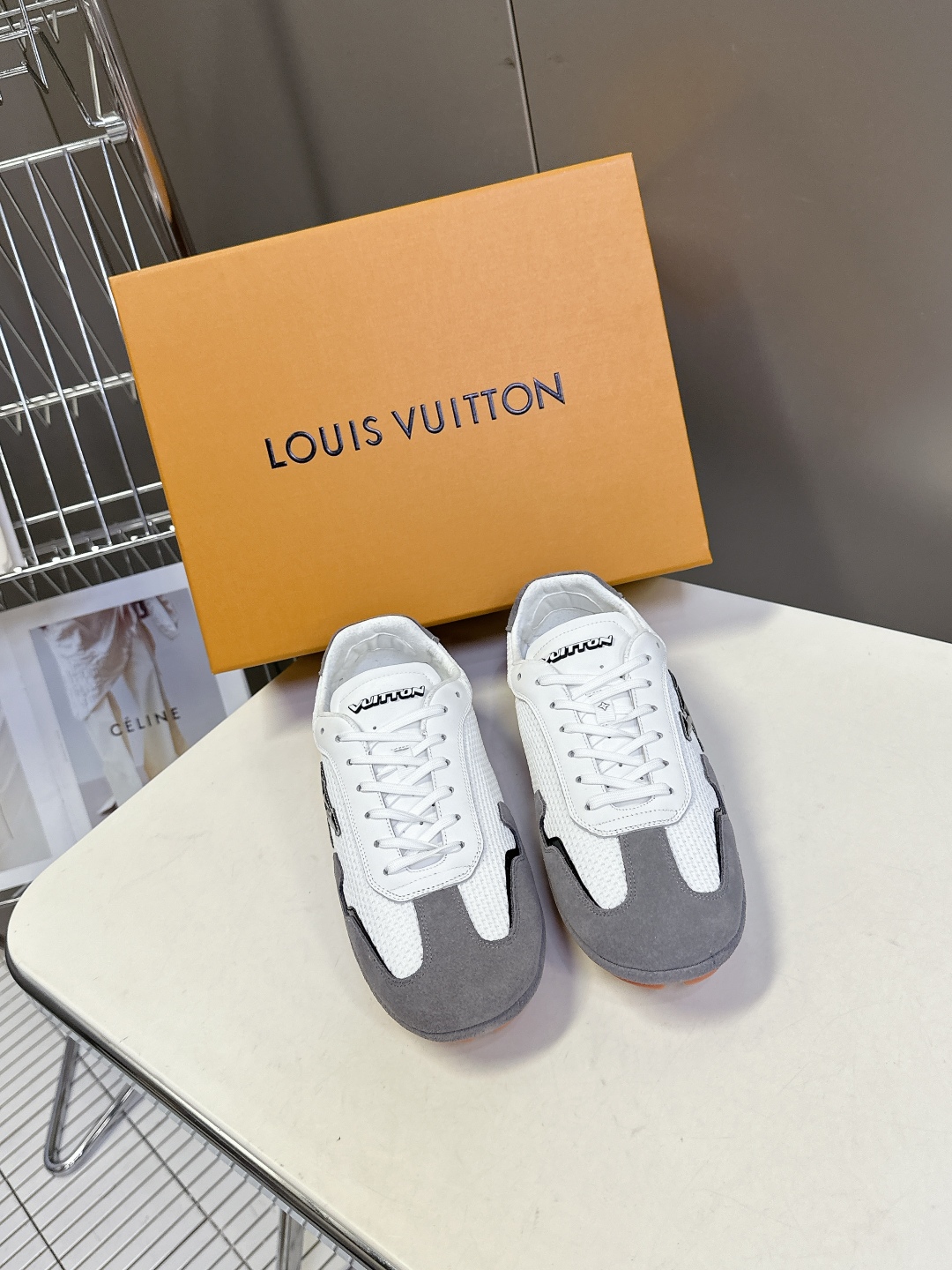 LV 01649