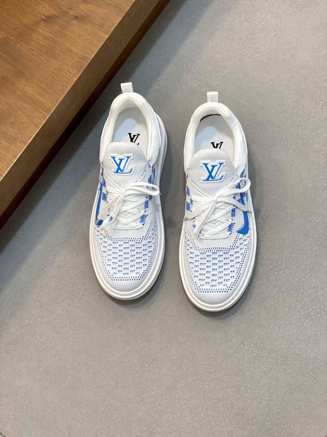 LV 01649