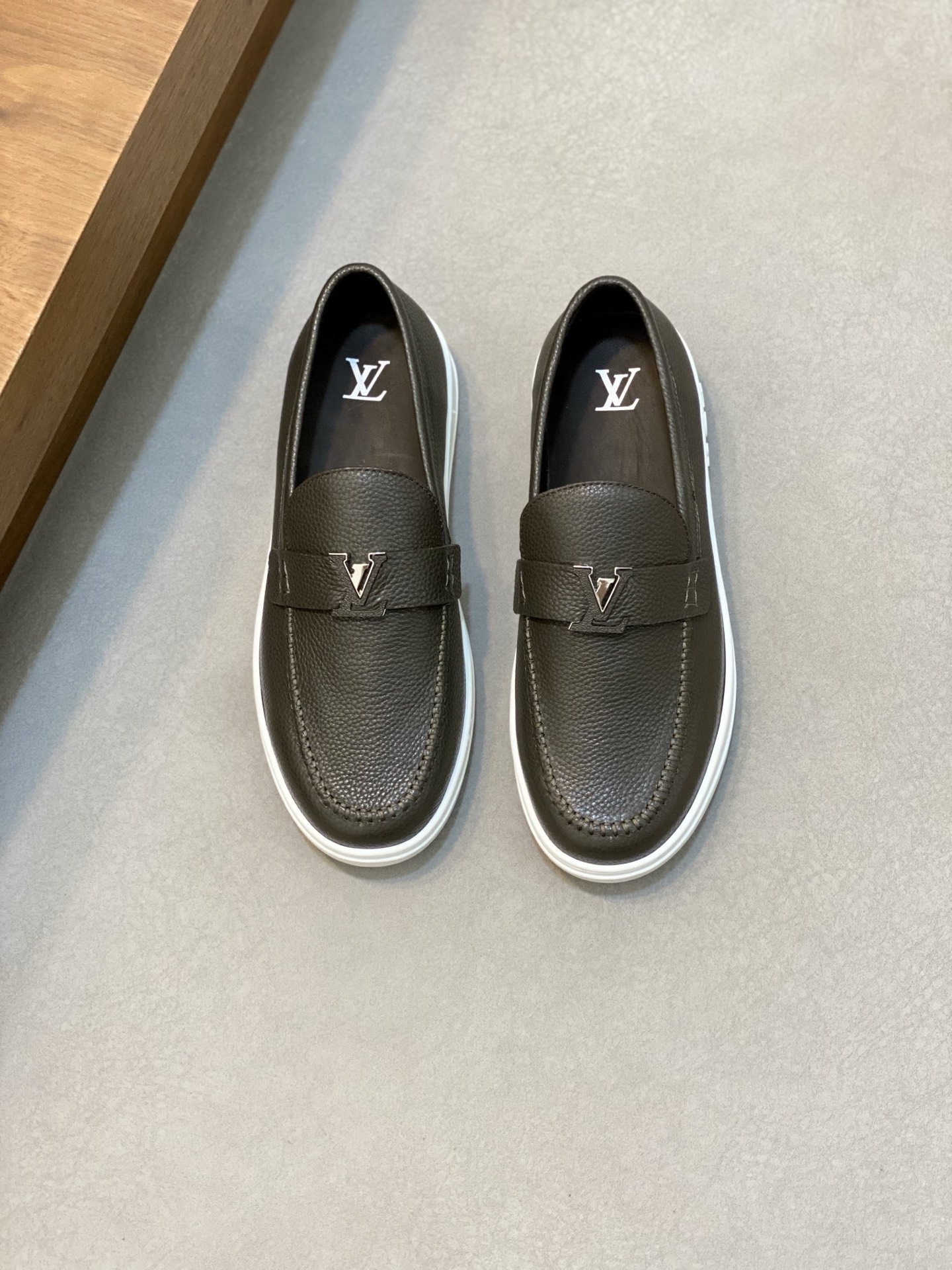 LV 01769