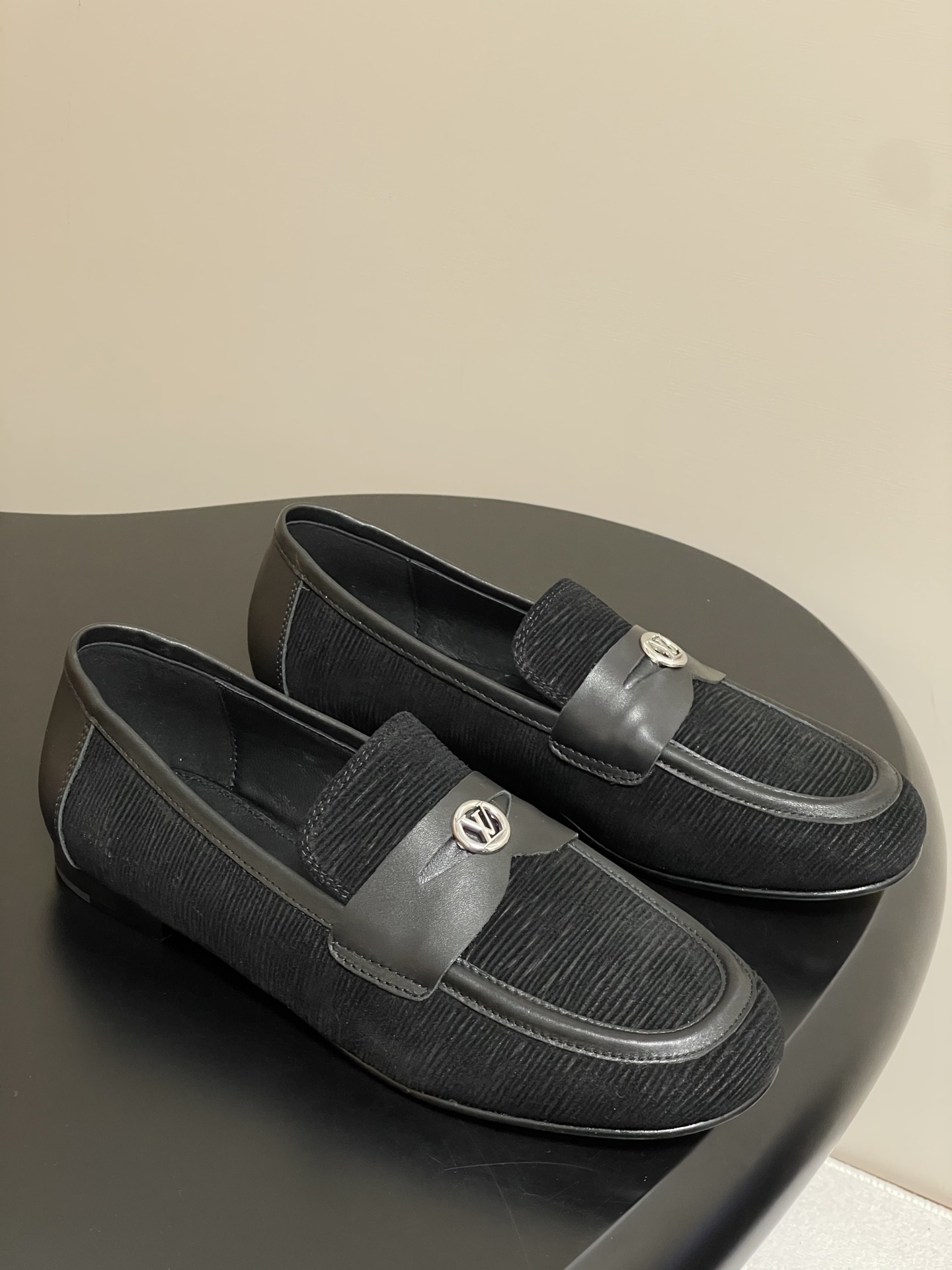 LV 01779