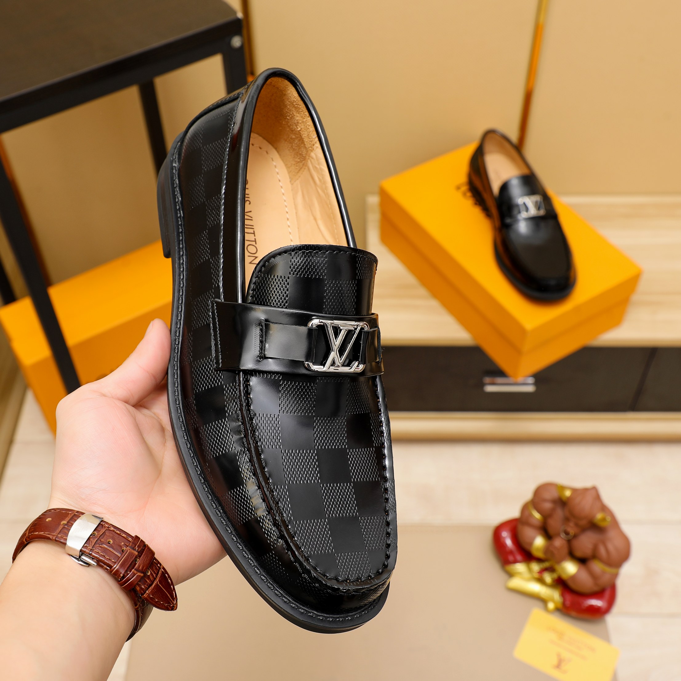 LV 01829