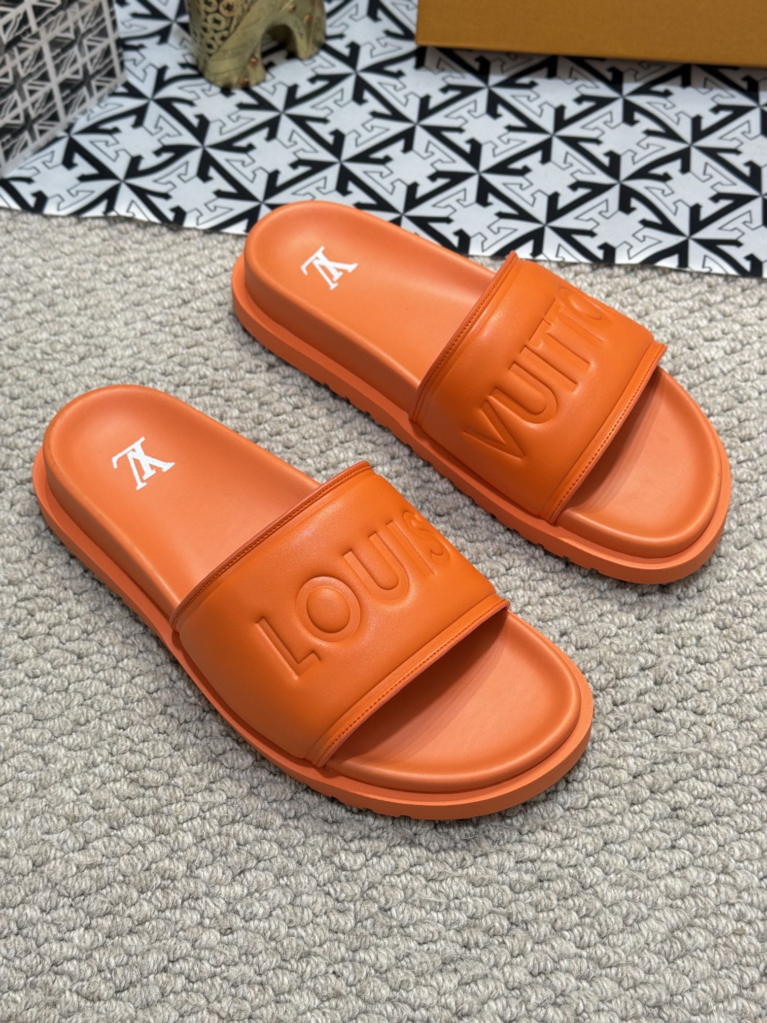 LV 01888