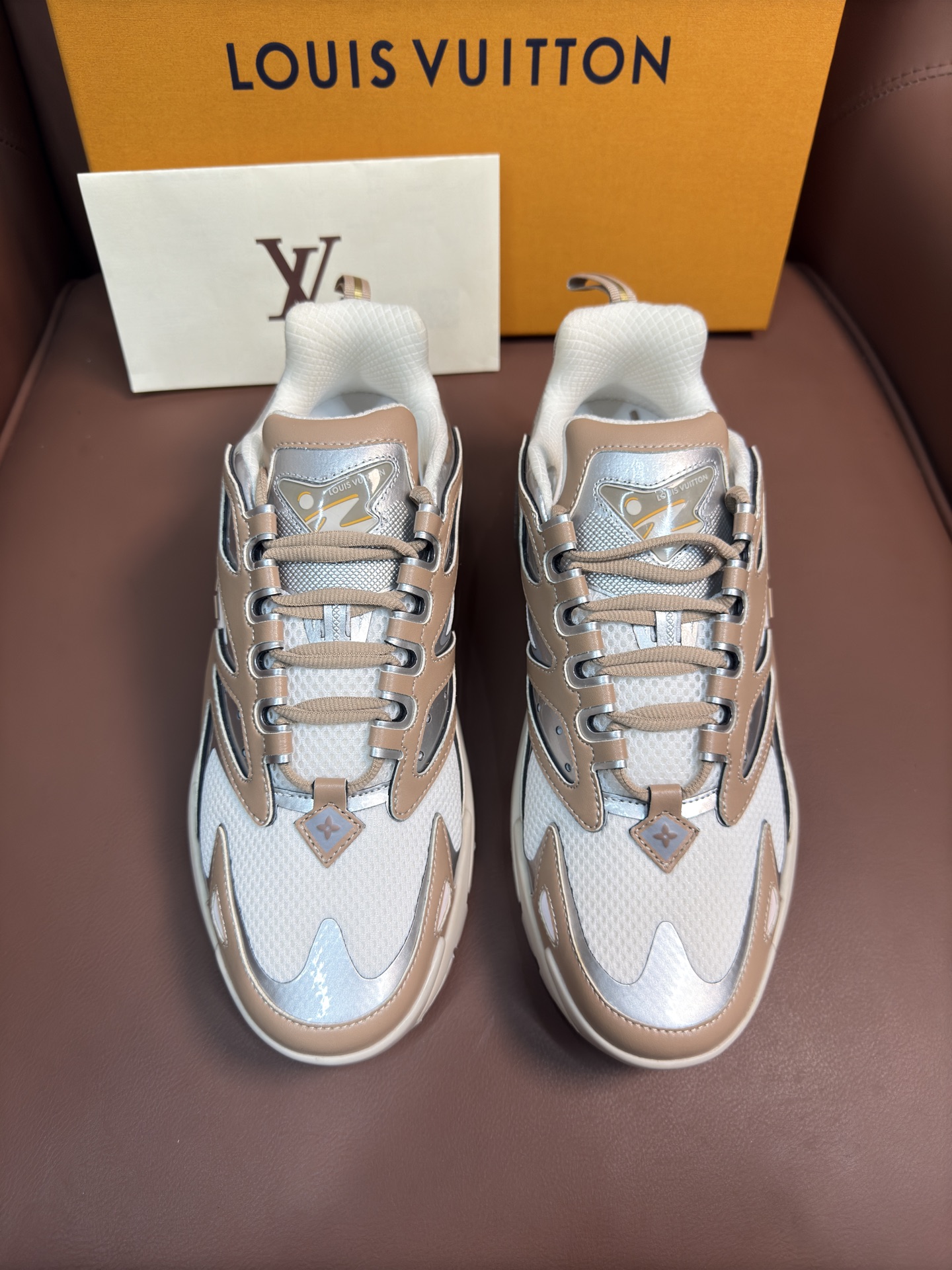 LV  01919