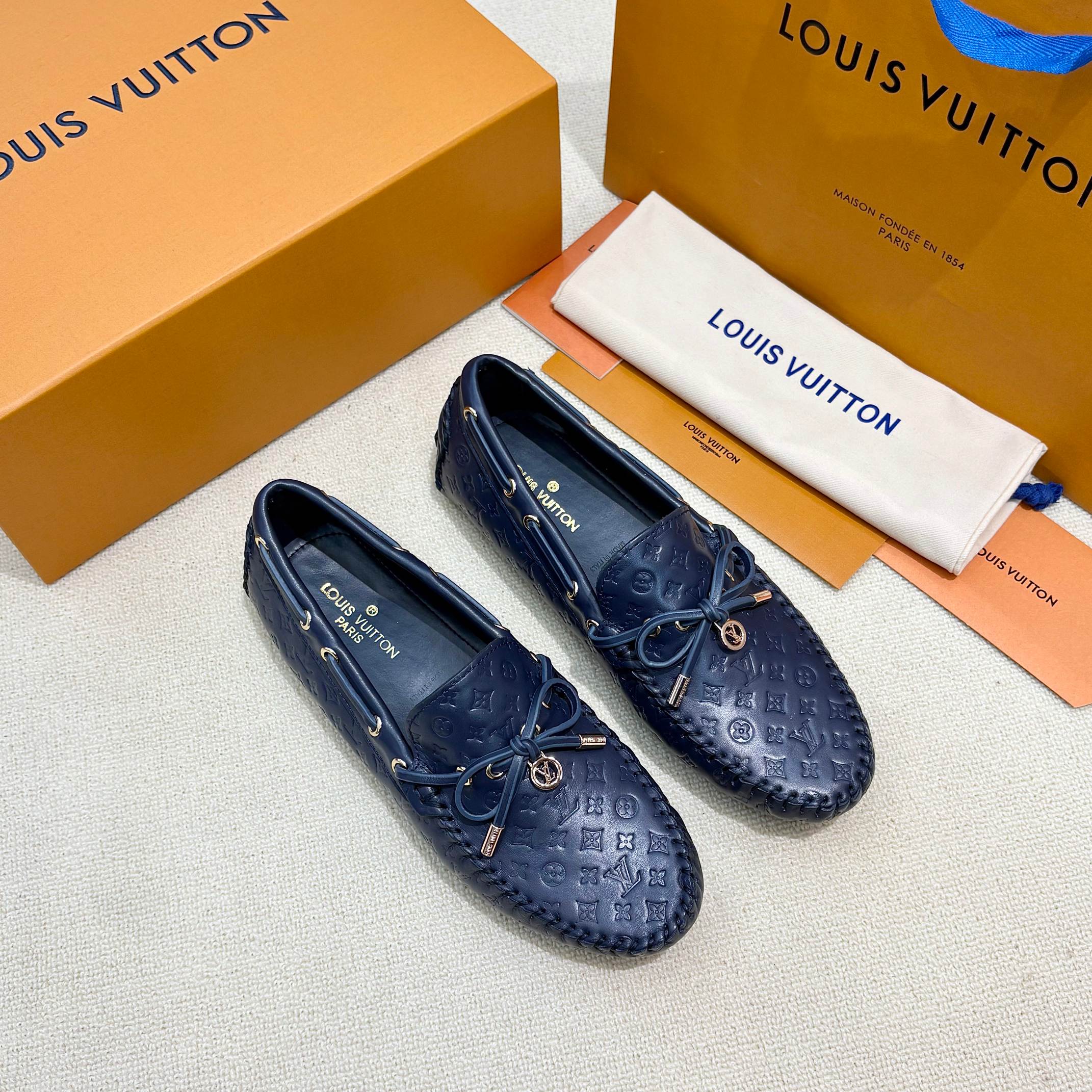 LV 01949