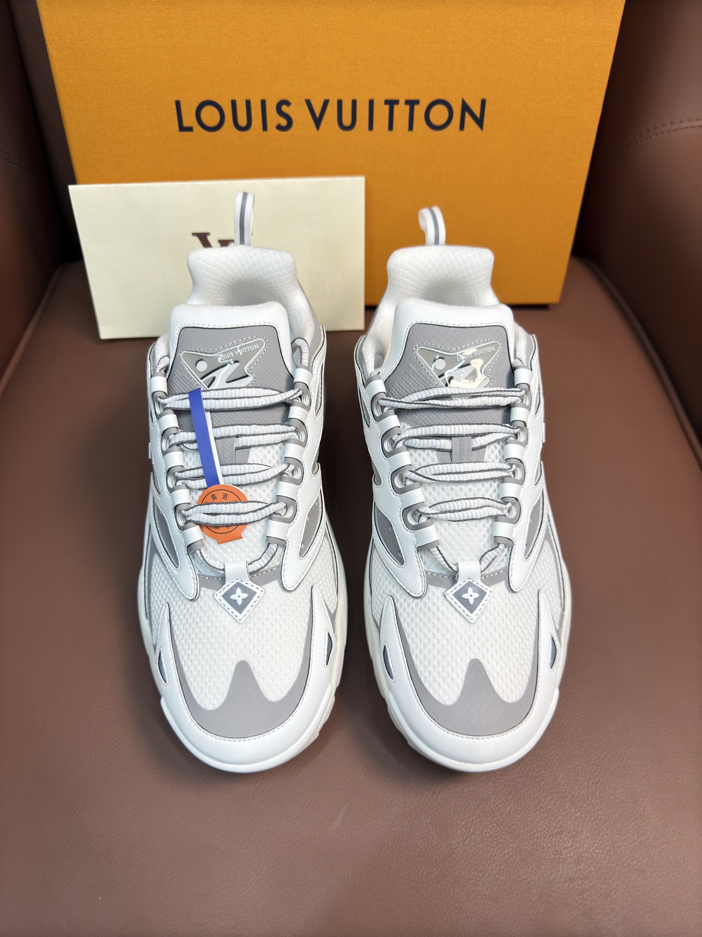 LV  01949