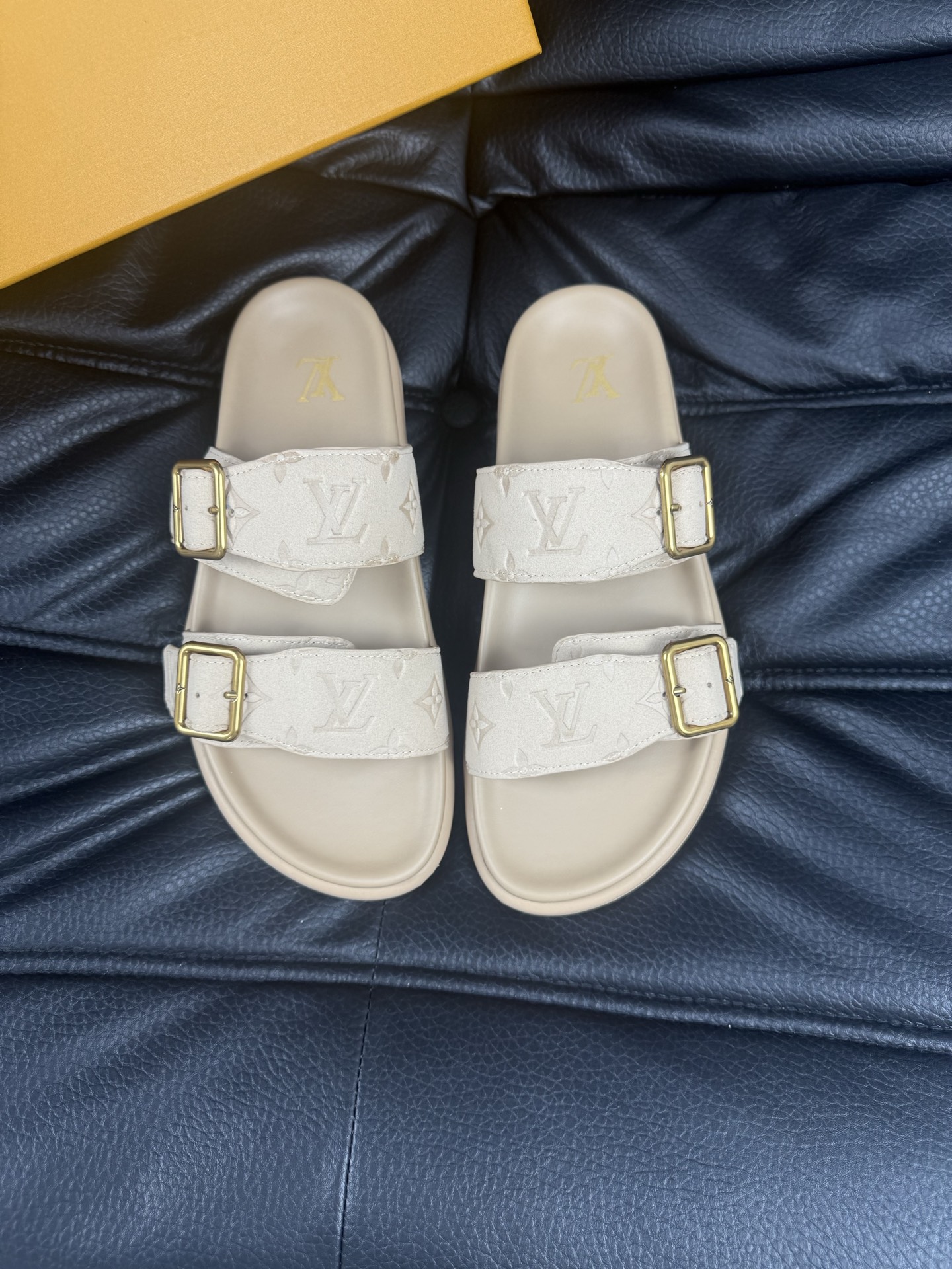 LV 01989