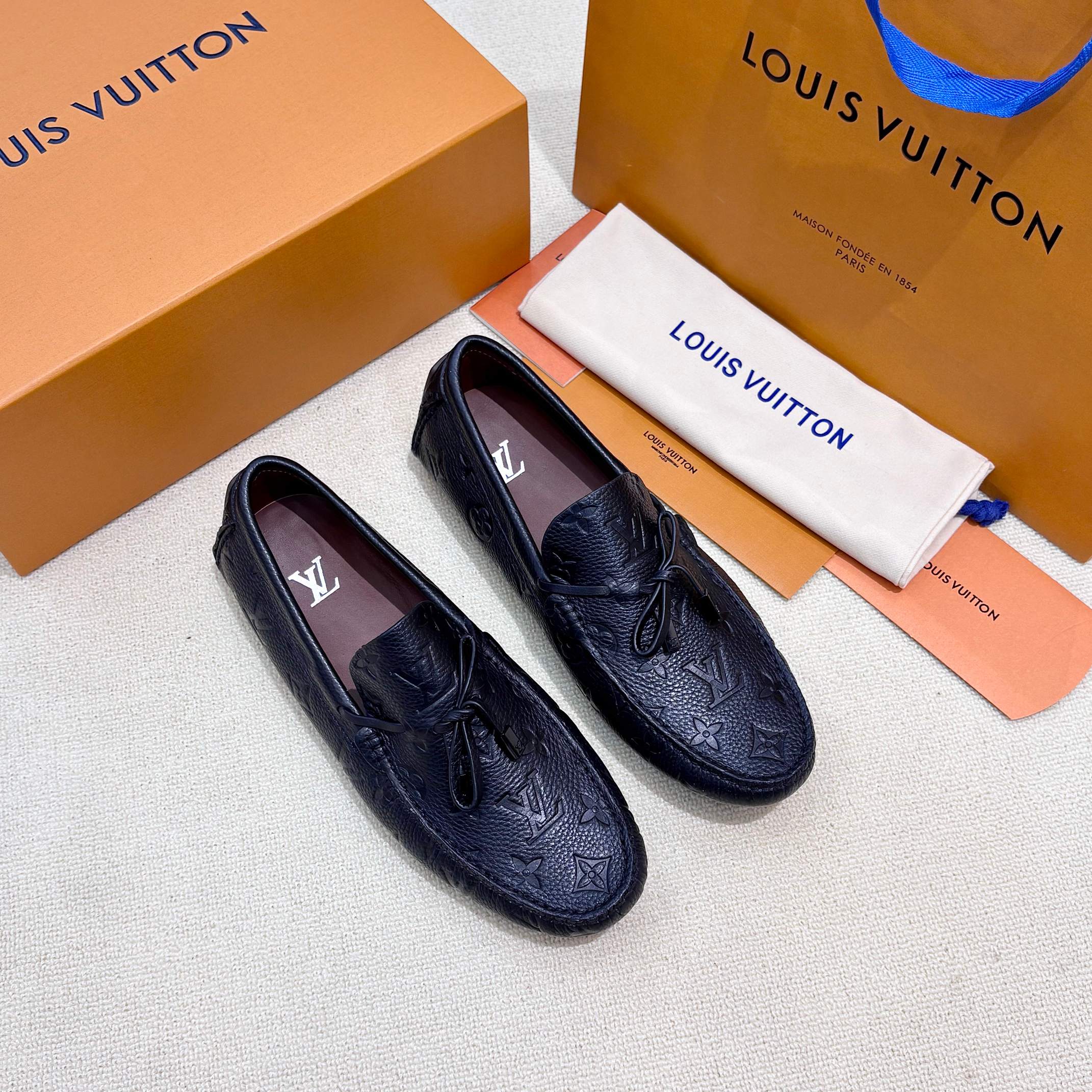 LV 01989