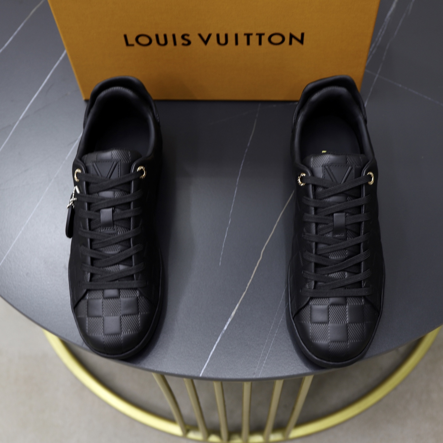 LV 01999
