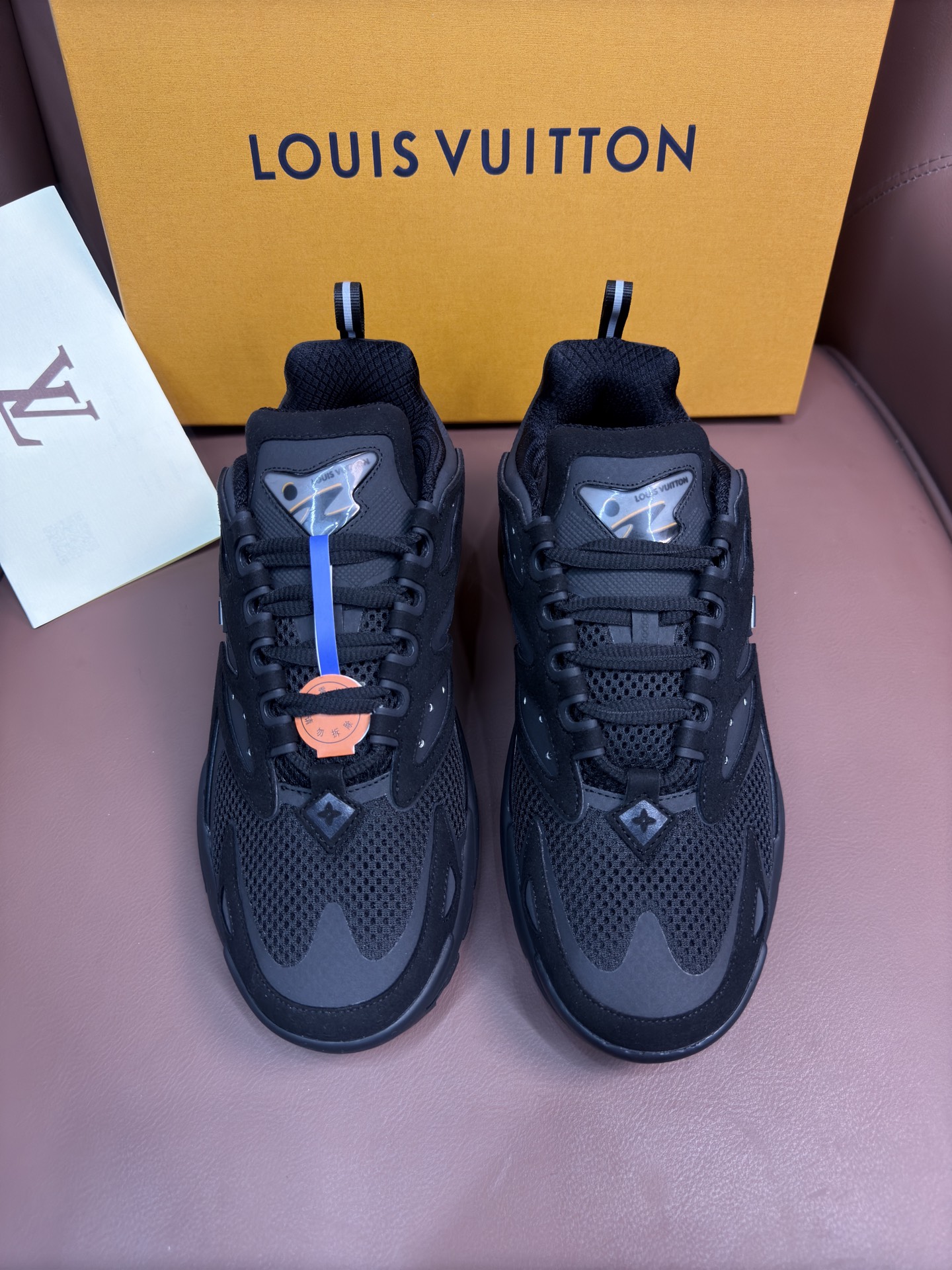 LV  01999