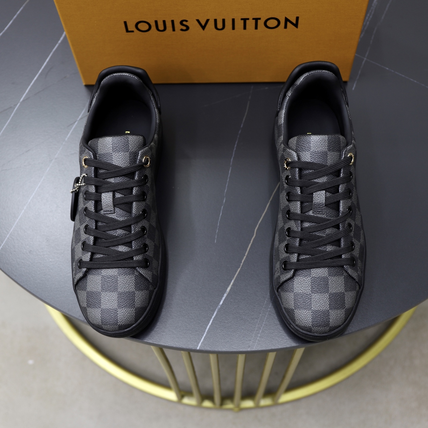 LV 02199