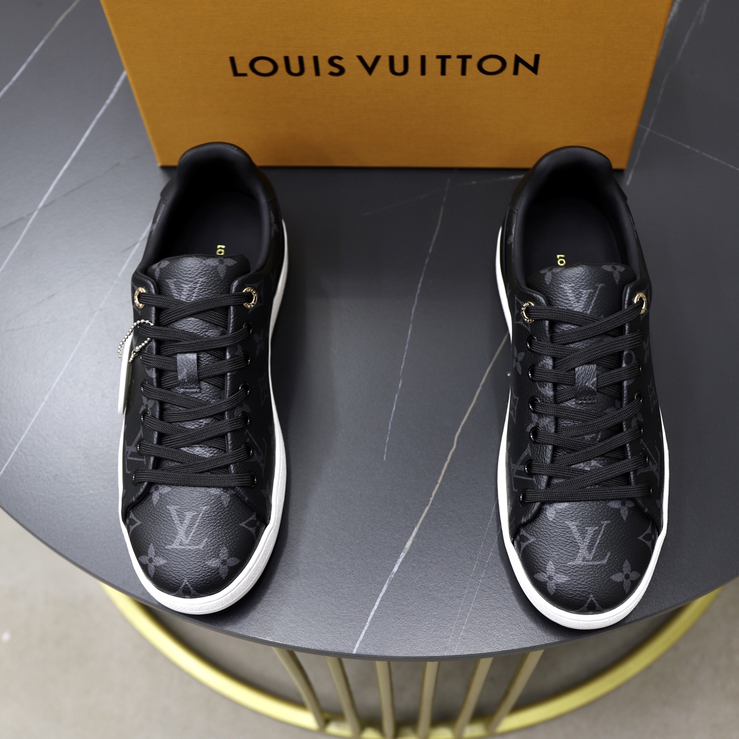 LV 02219