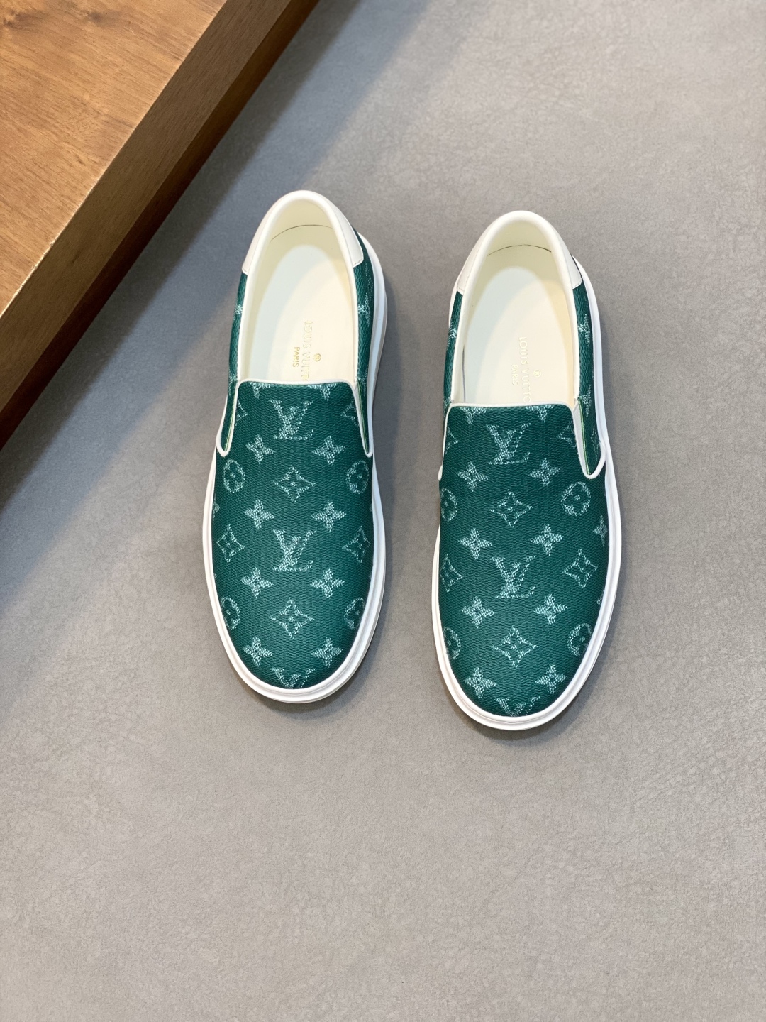 LV  02289