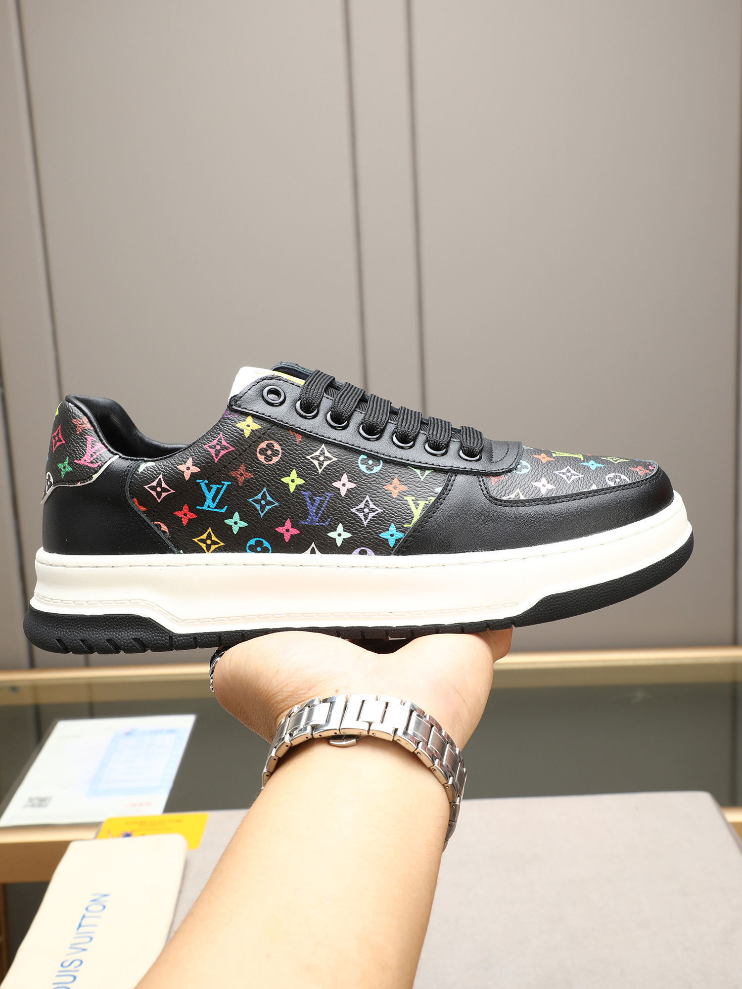 LV 02359