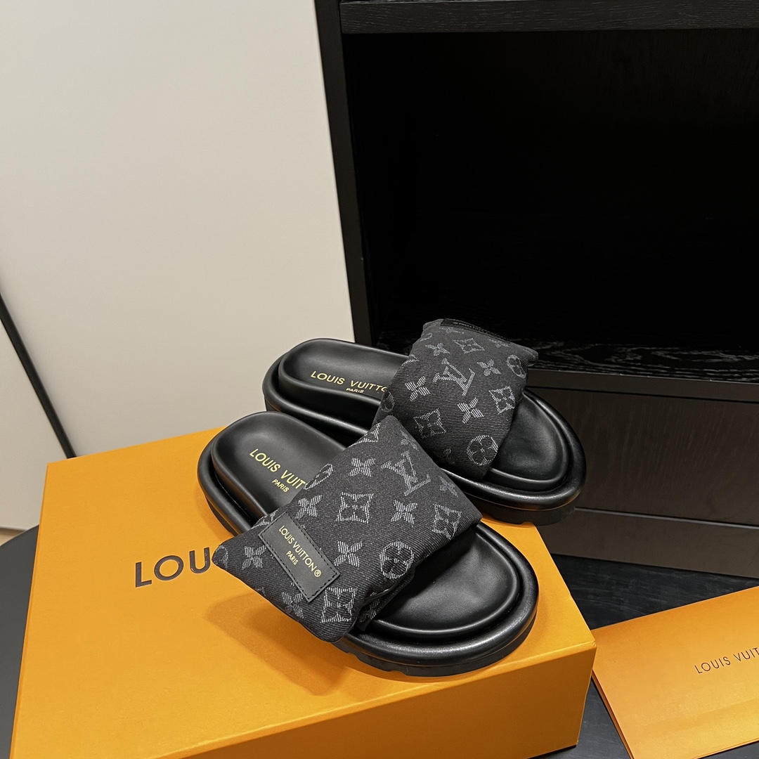 LV  02599