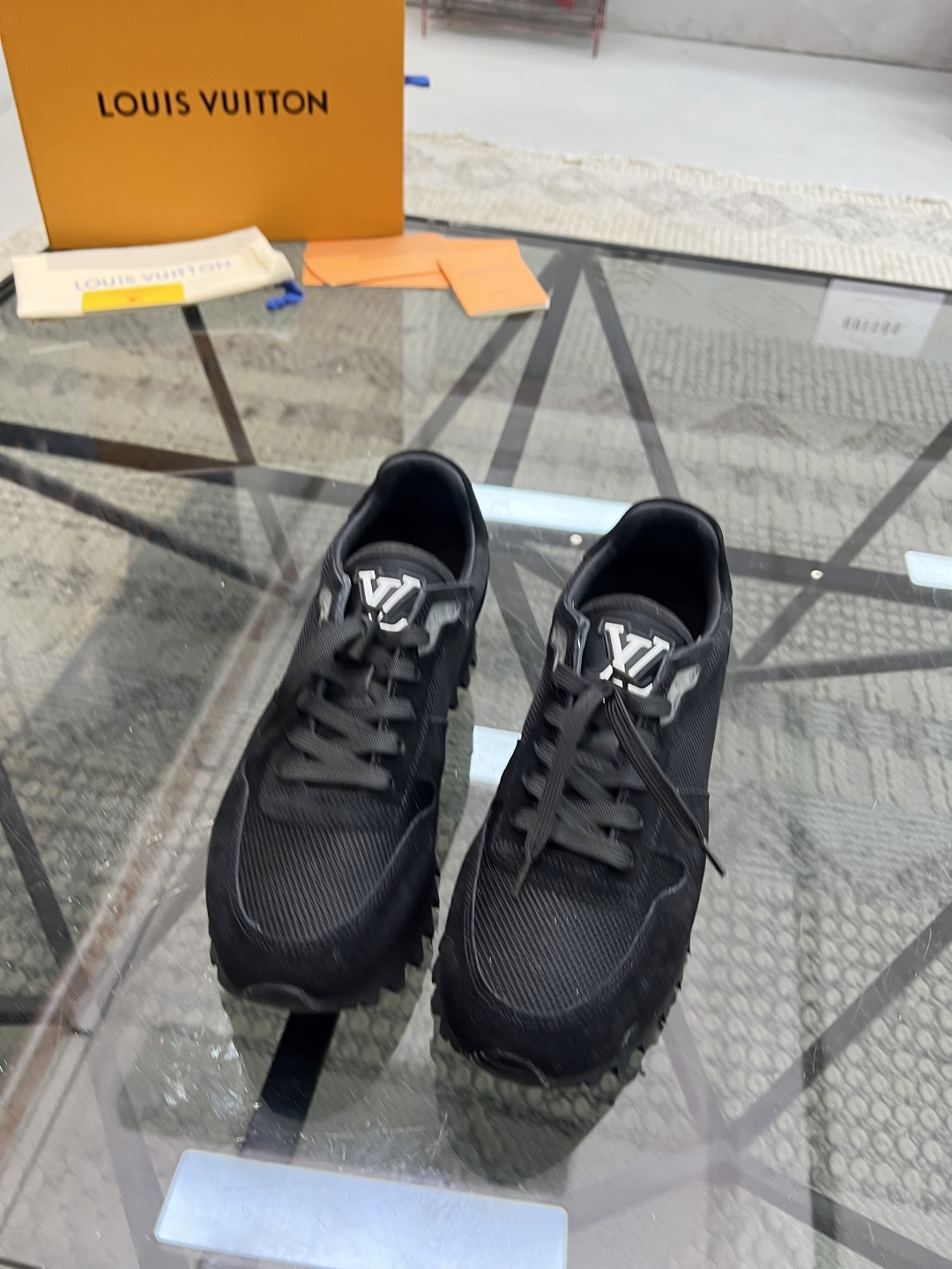 LV  02609