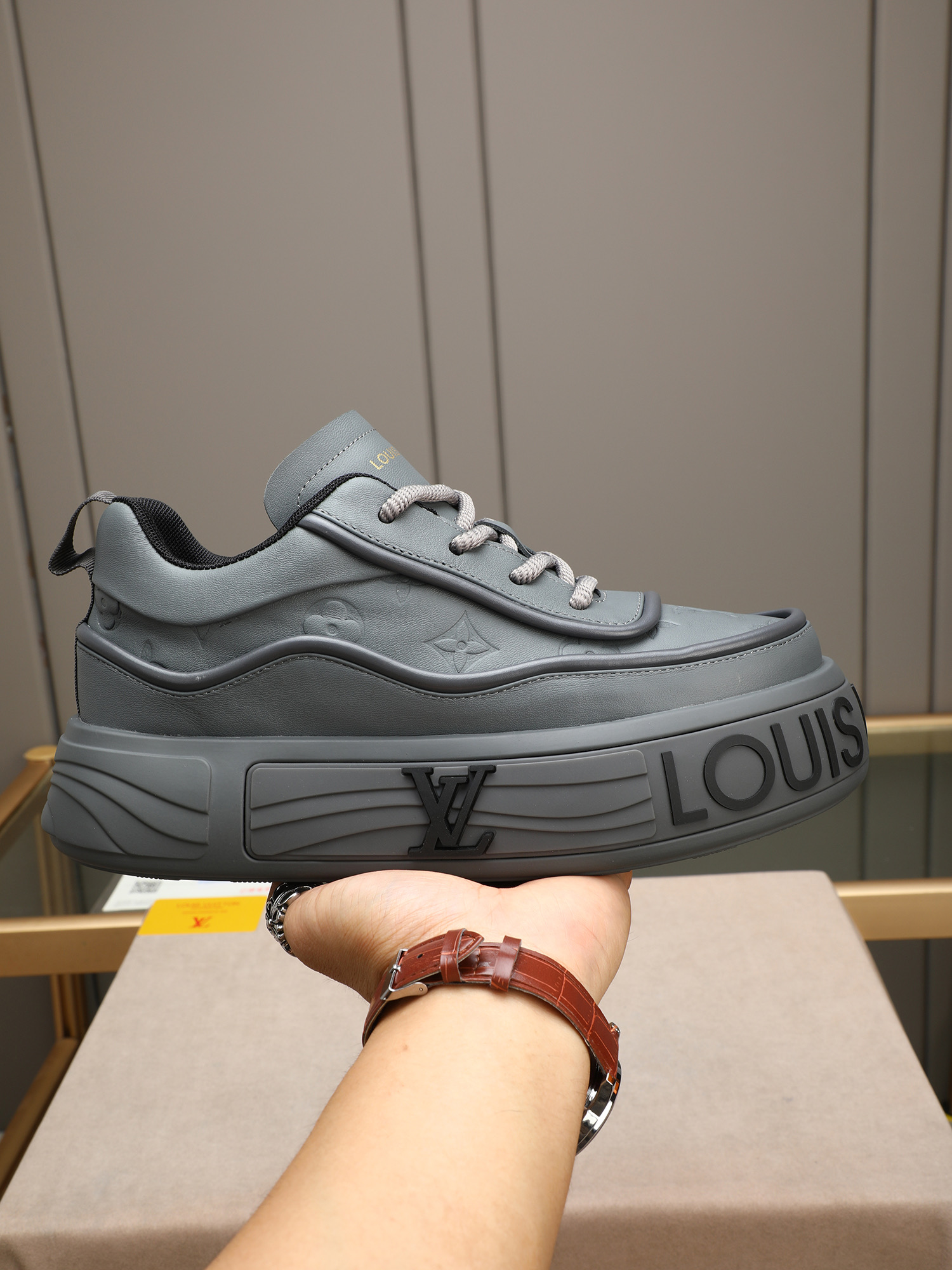 LV 02609