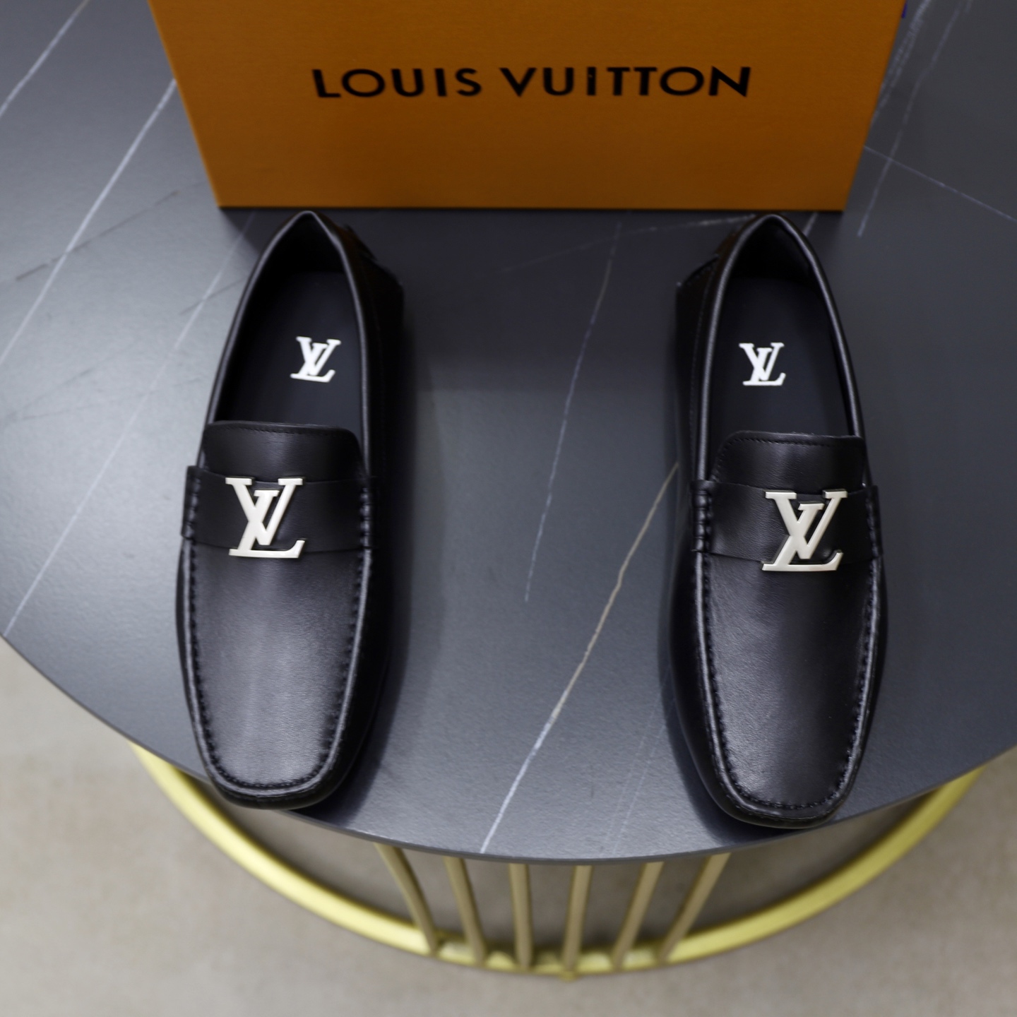 LV 02989