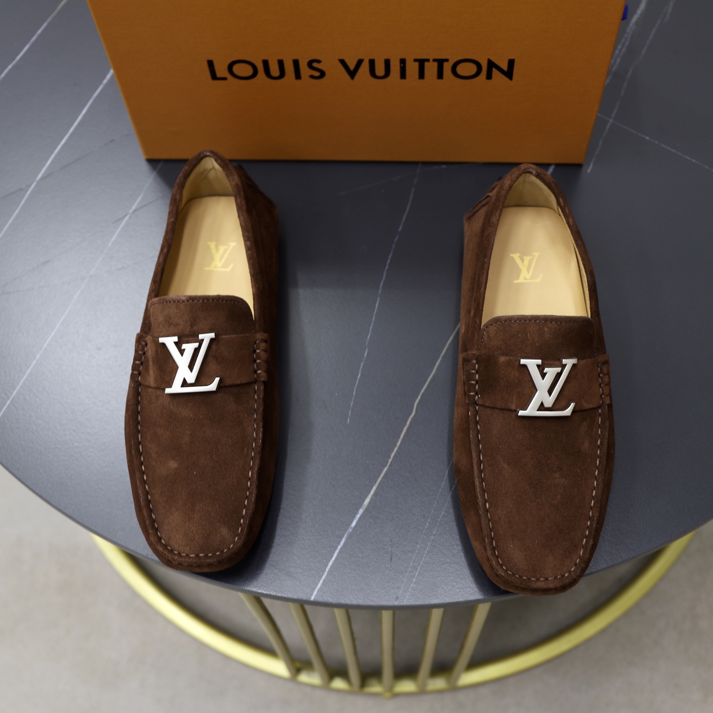 LV 03049