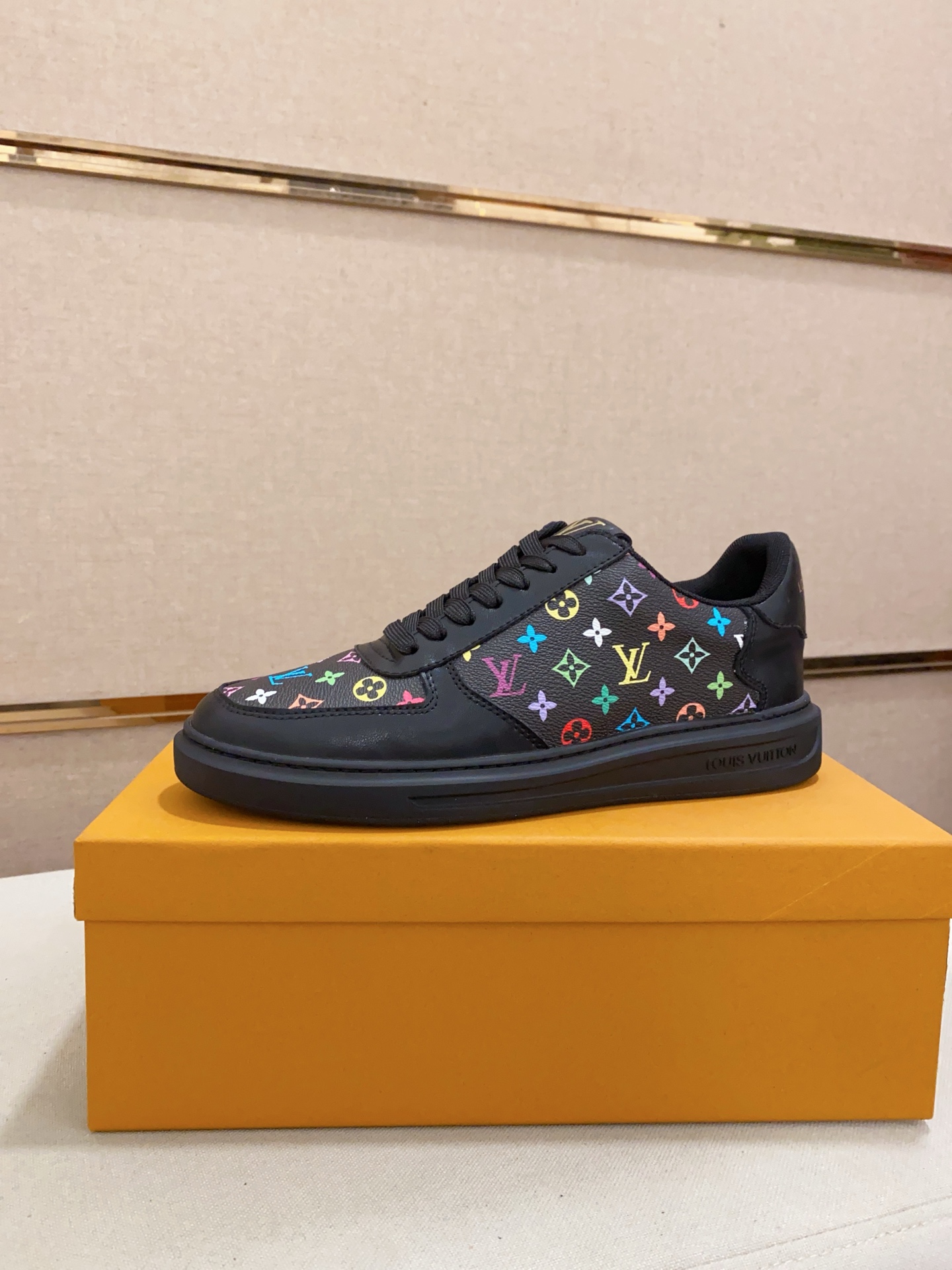 LV 03329