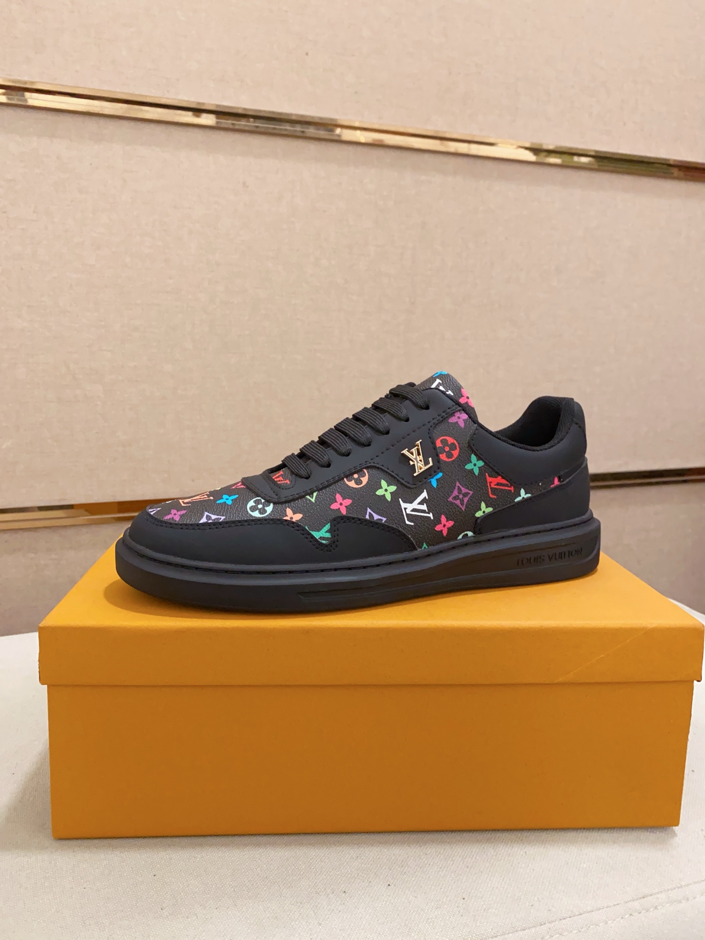 LV 03349