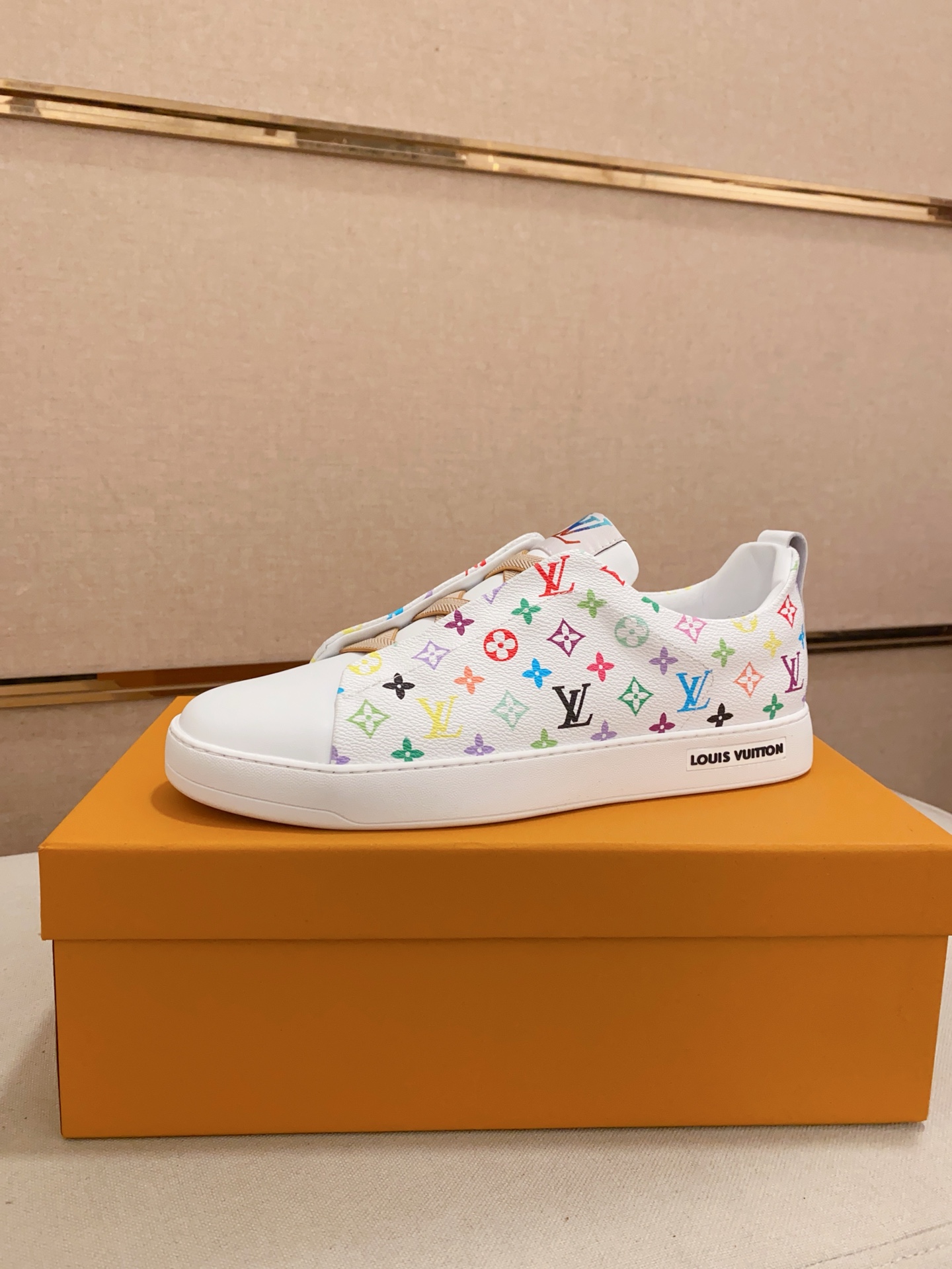 LV 03379