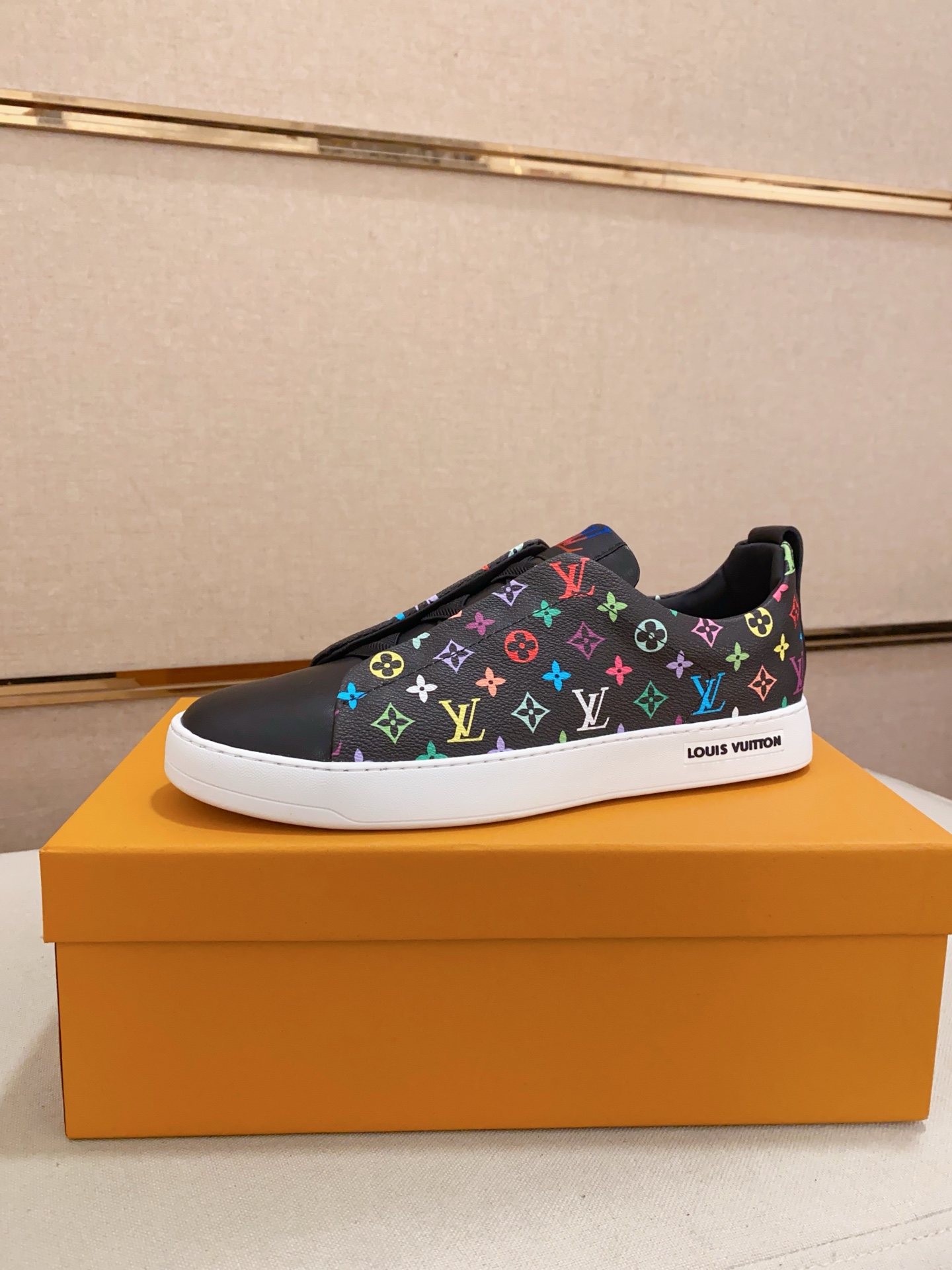 LV 03389