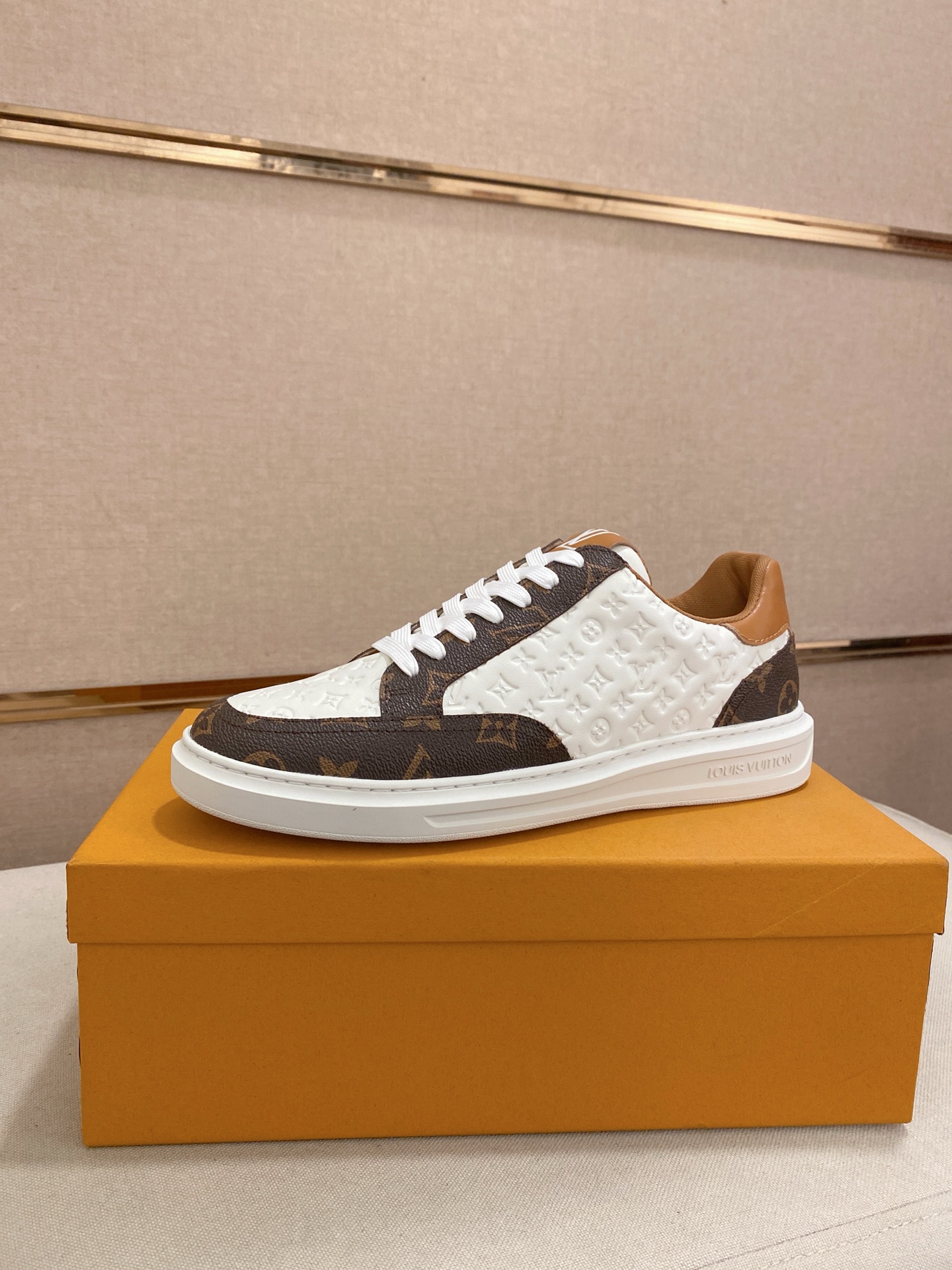LV 03409