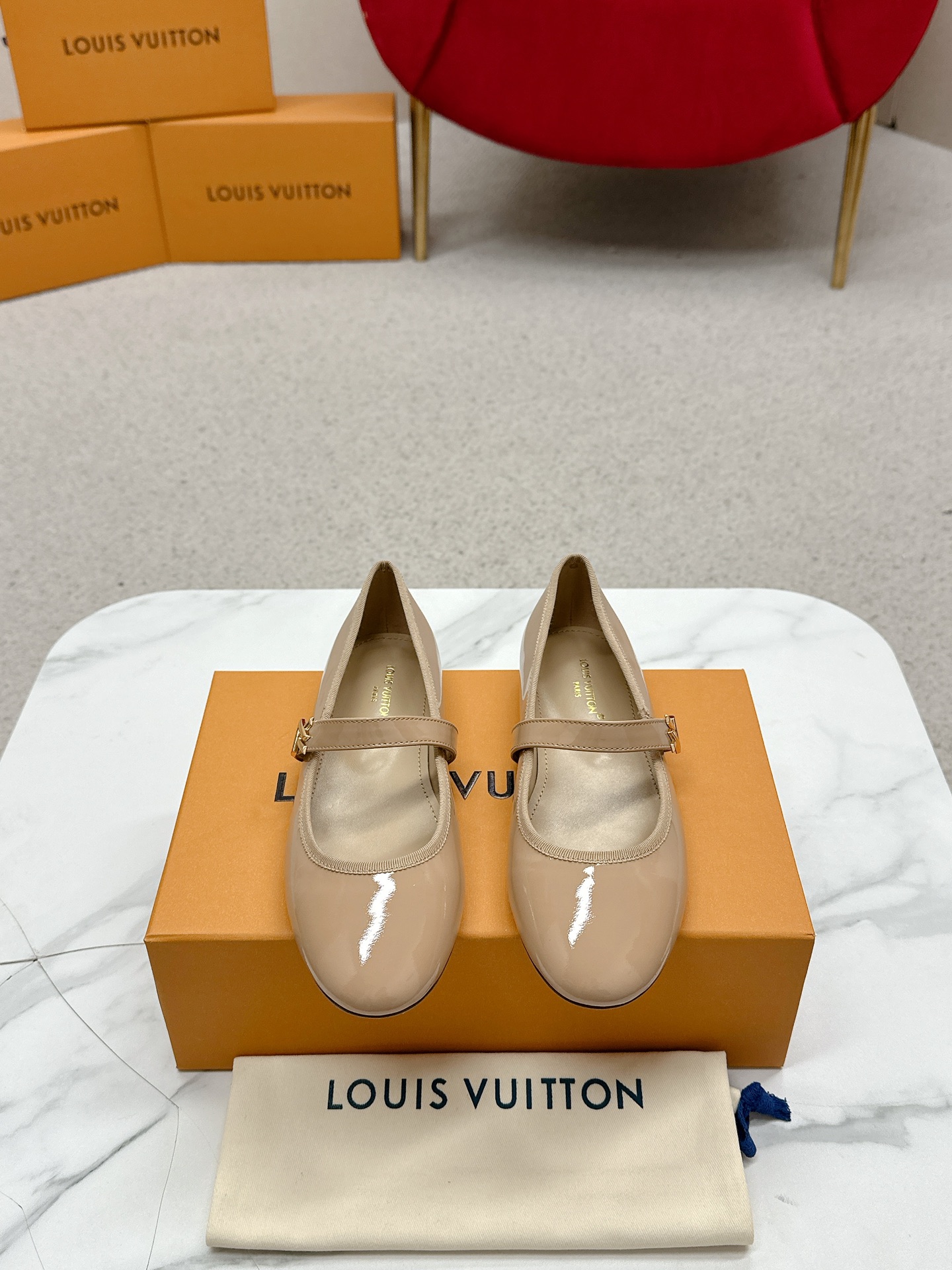 LV  03599
