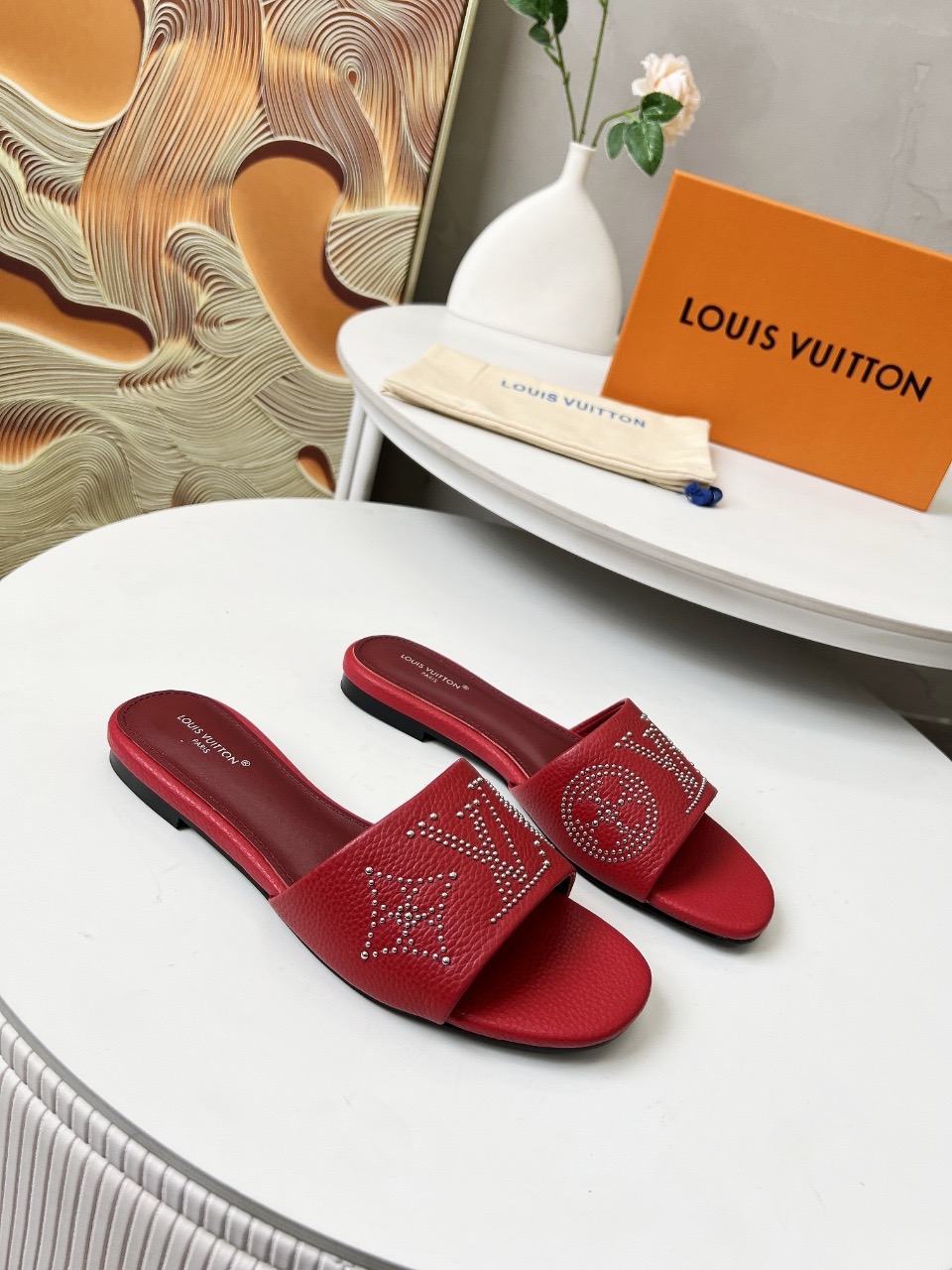 LV  03679