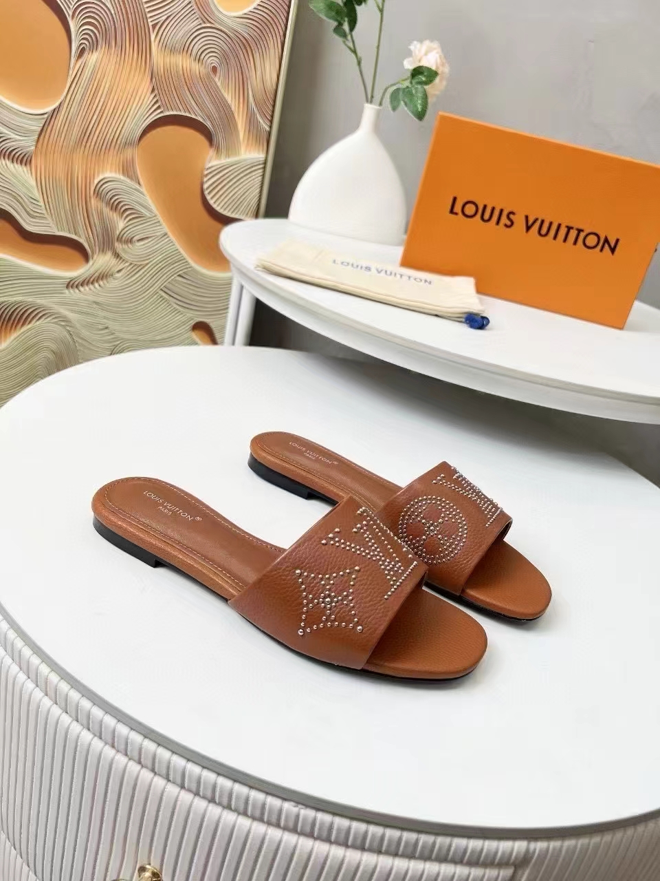 LV  03689