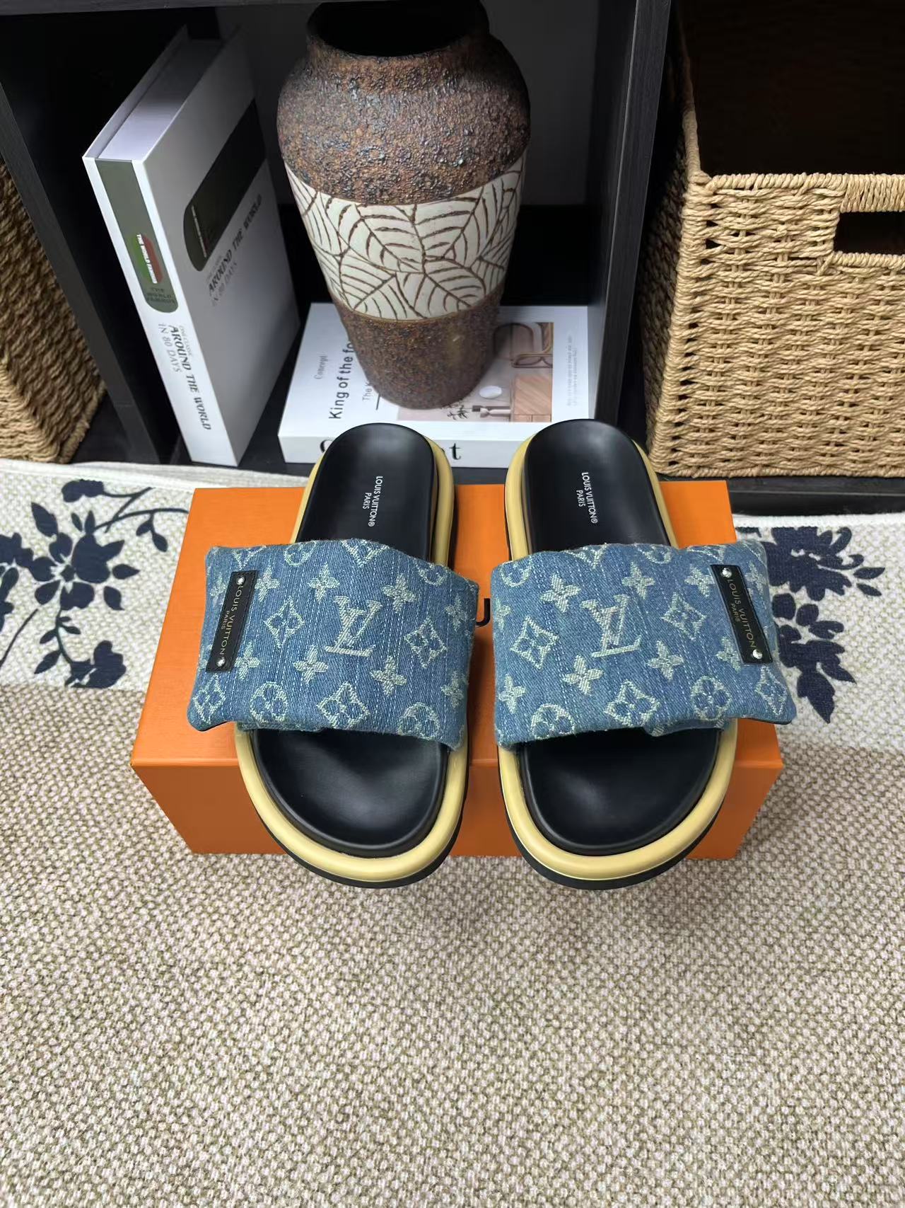 LV 03759