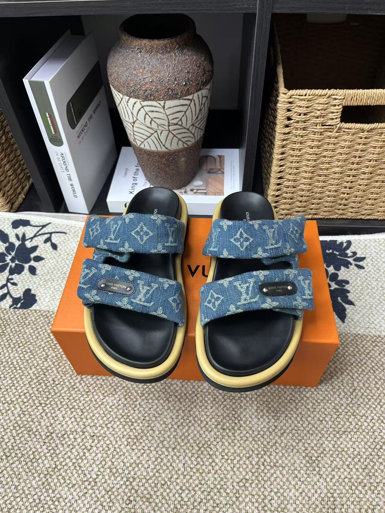 LV 03769