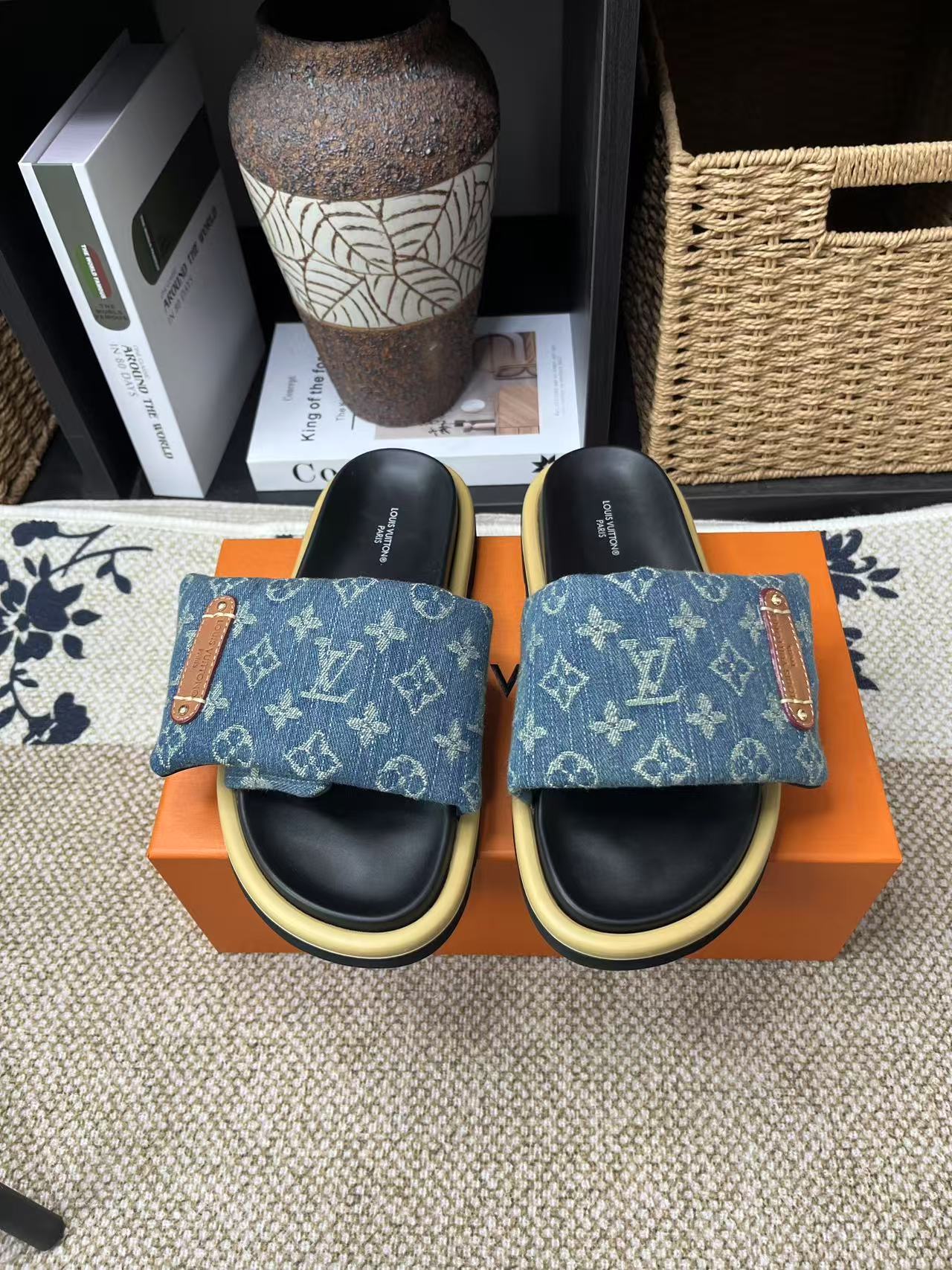 LV 03779
