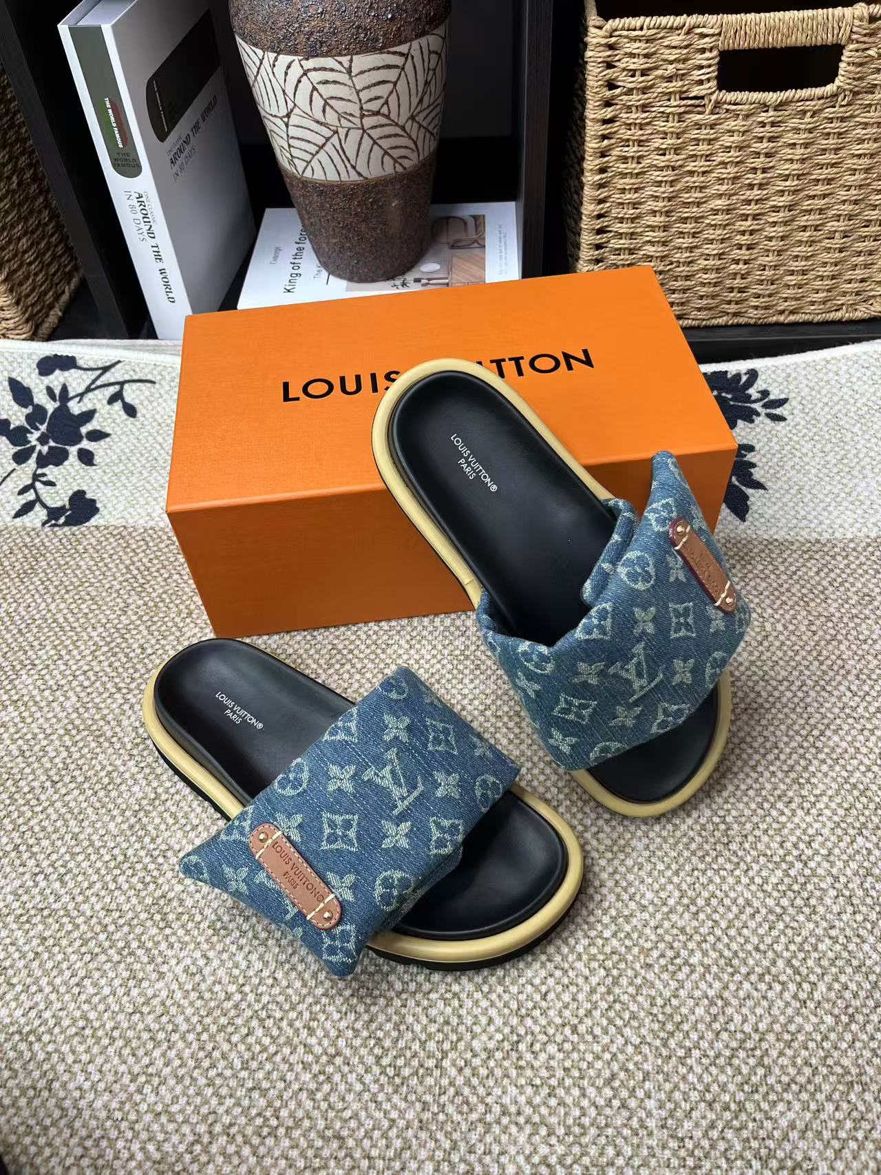 LV 03789