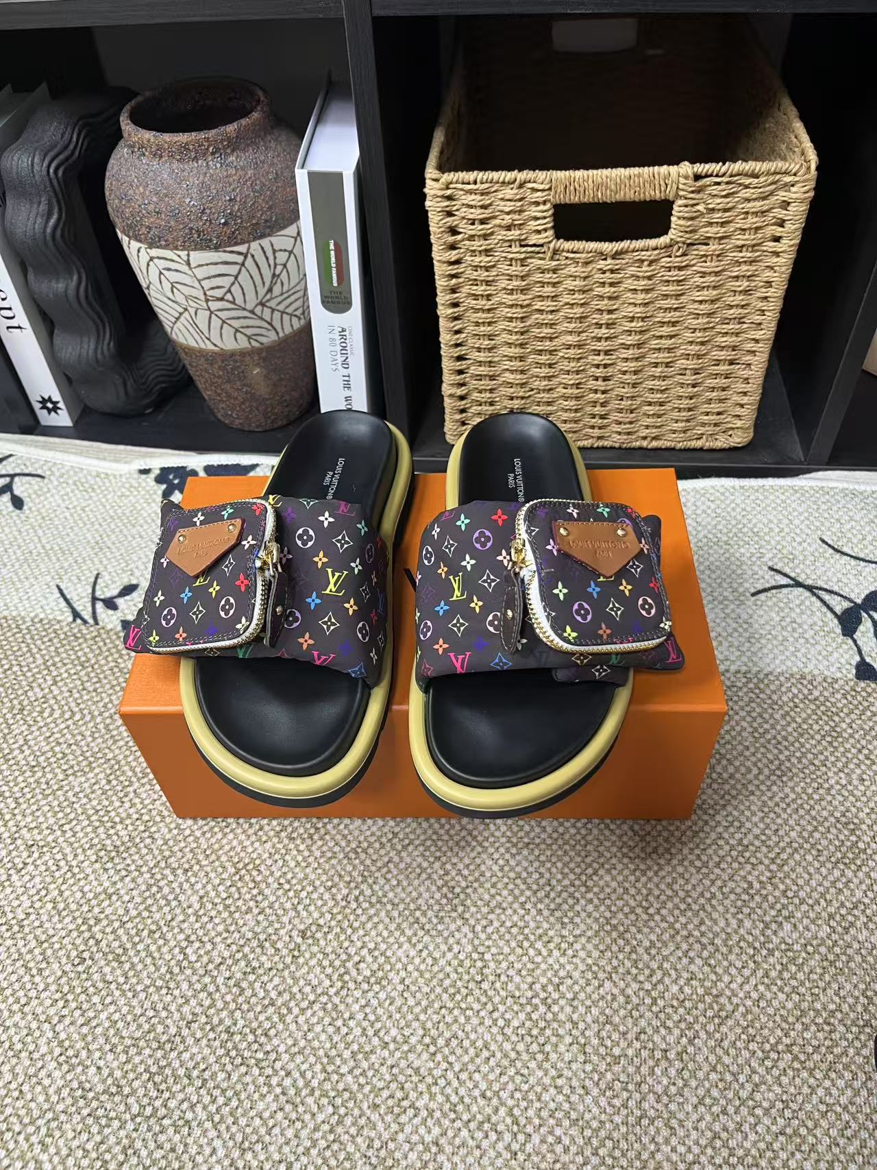 LV 03829
