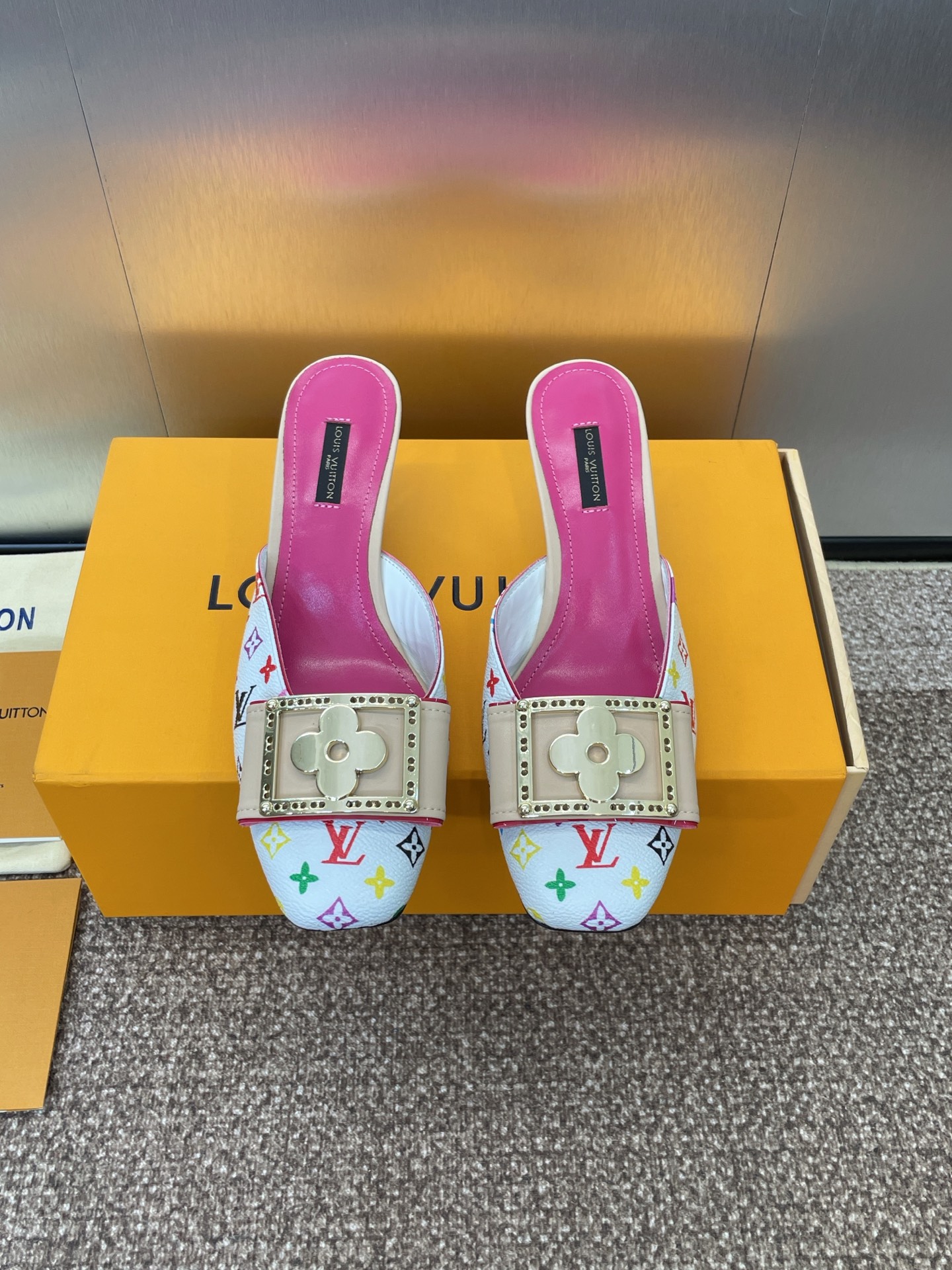 LV  03899