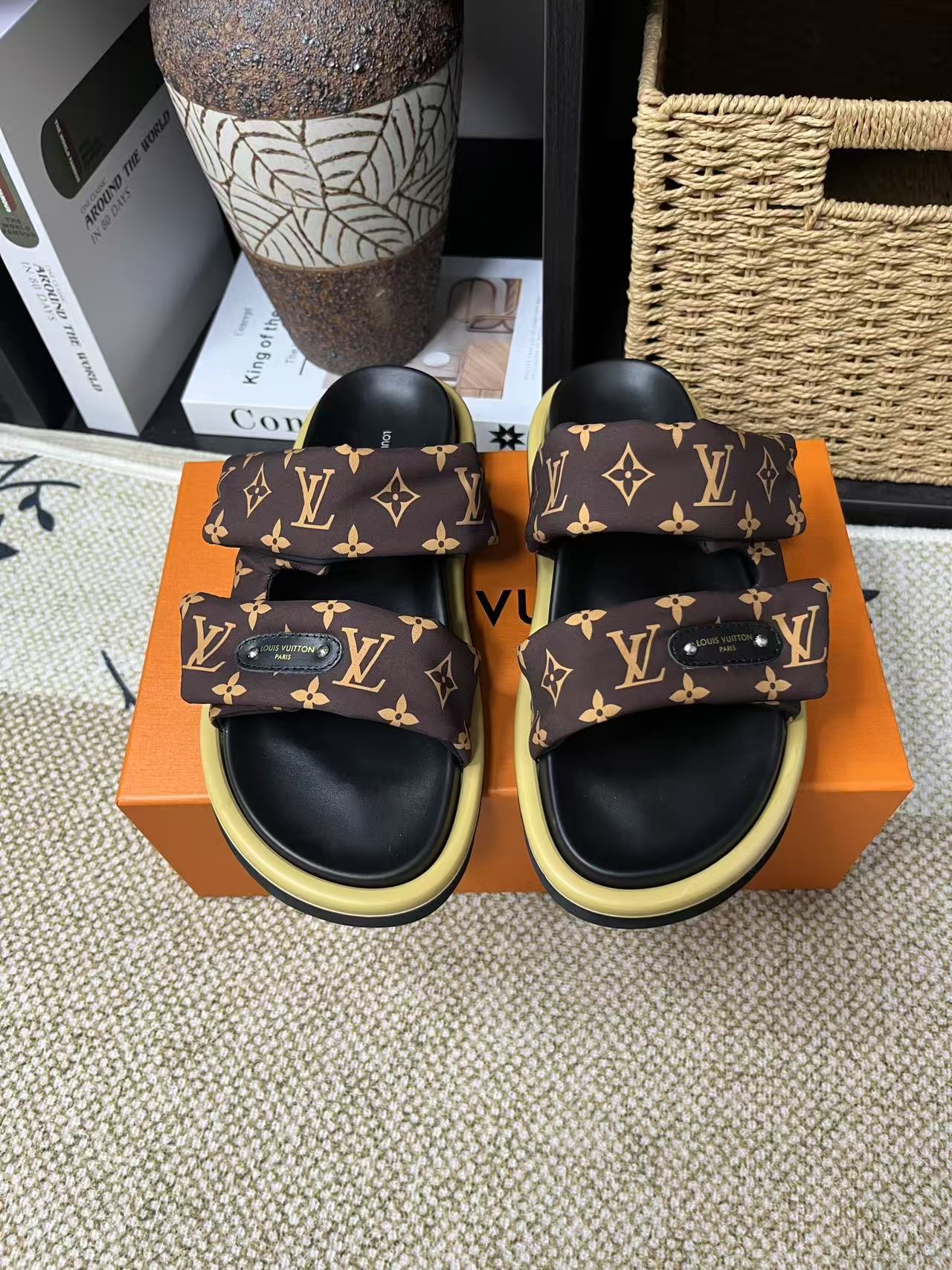 LV 03989