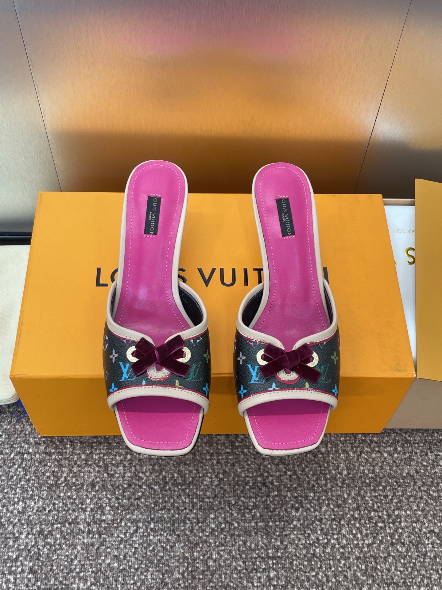 LV  03999